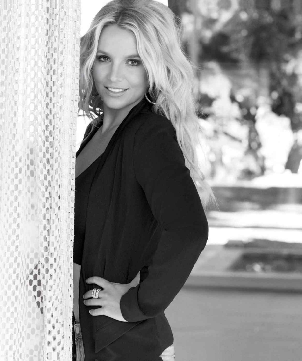 Britney Spears – Vegas Magazine (USA) – February 2015 Issue – celebsla.com