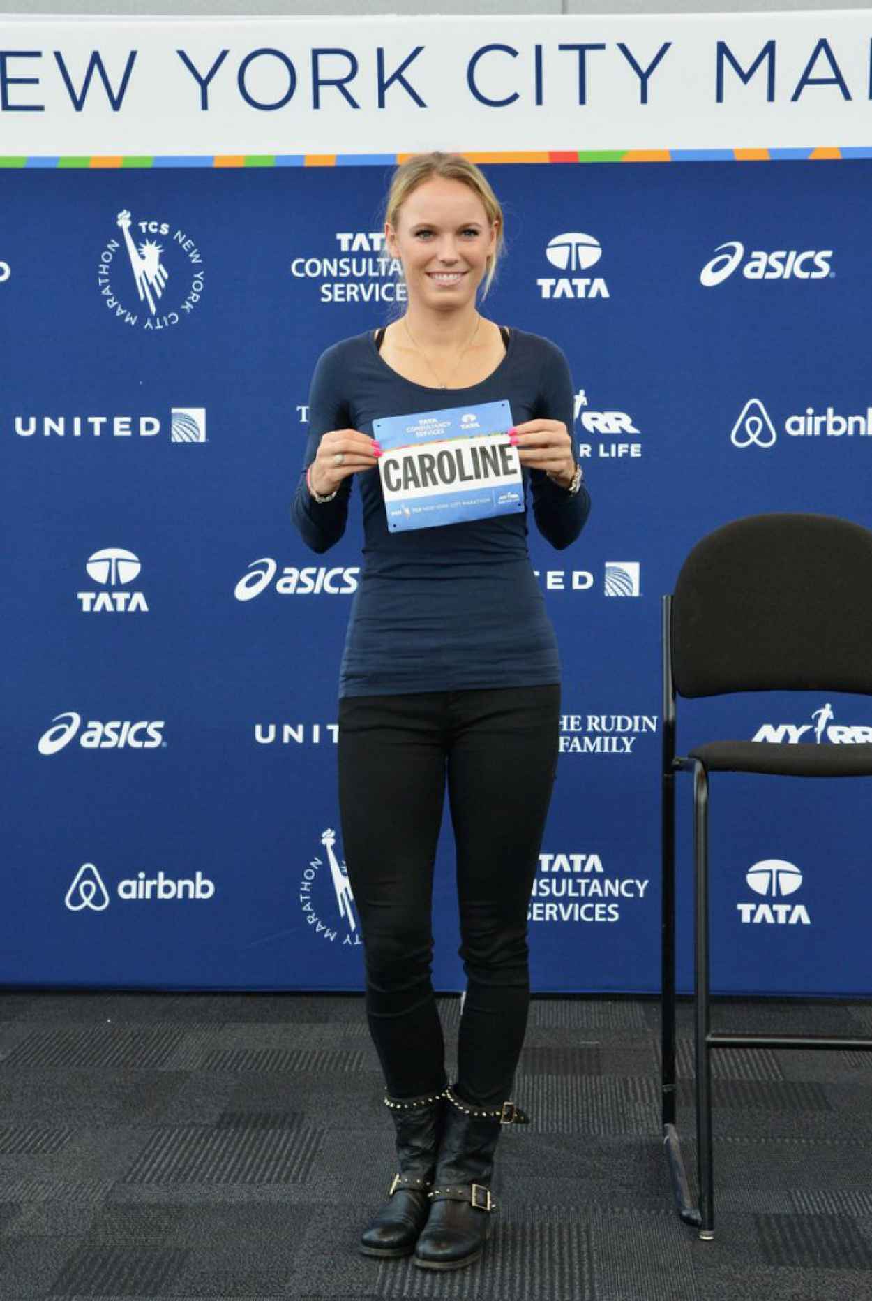Caroline Wozniacki Picks Up Her New York City Marathon Official Race