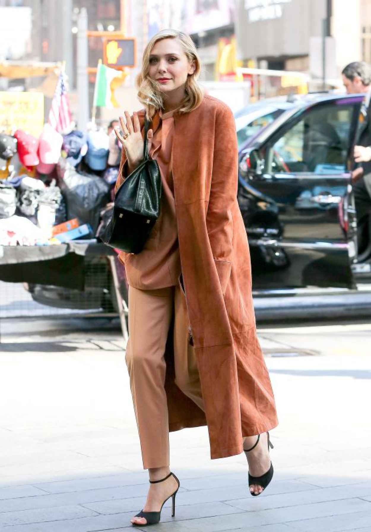 Elizabeth Olsen Style – Out in NYC, April 2015 – celebsla.com