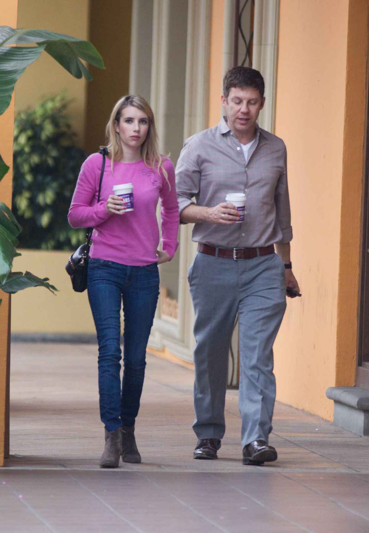 Emma Roberts Street Style - Grabs a Coffee To Go in Los Angeles-2