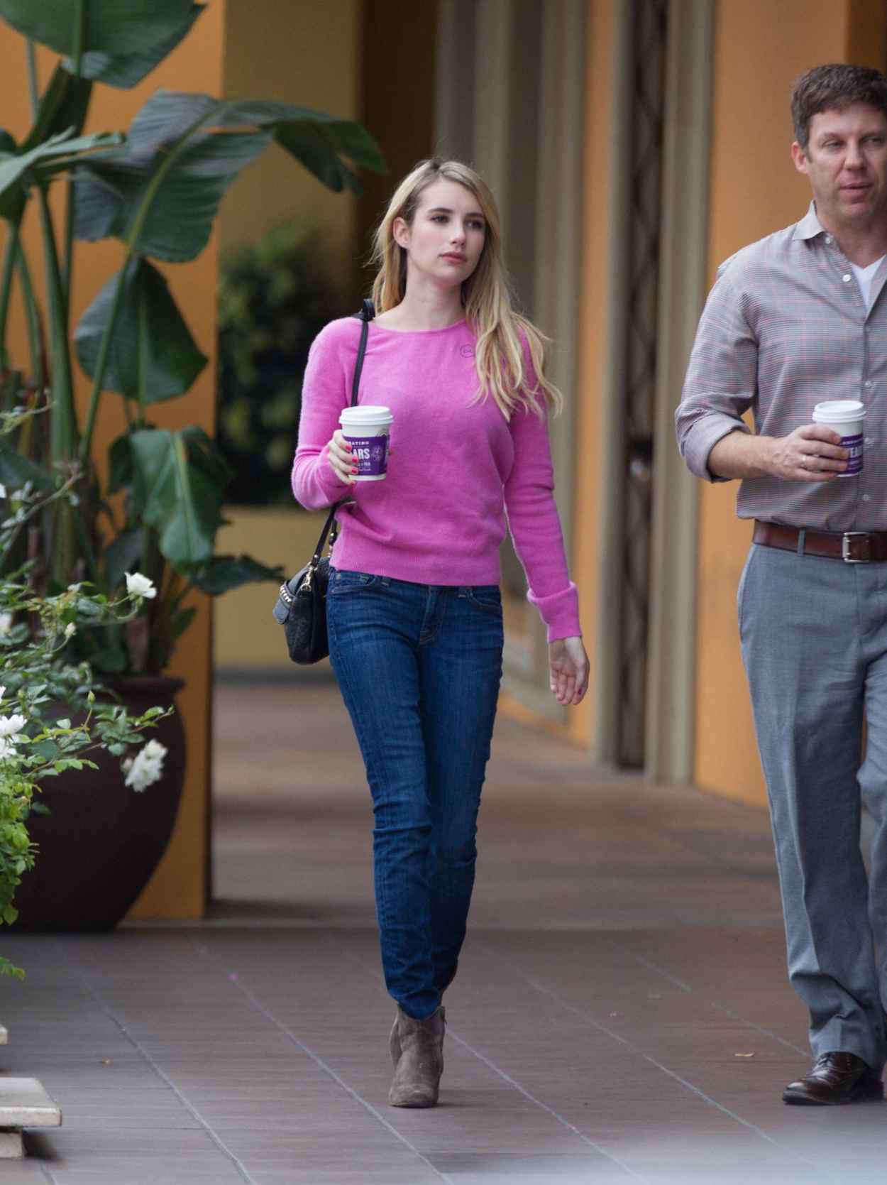 Emma Roberts Street Style - Grabs a Coffee To Go in Los Angeles-4