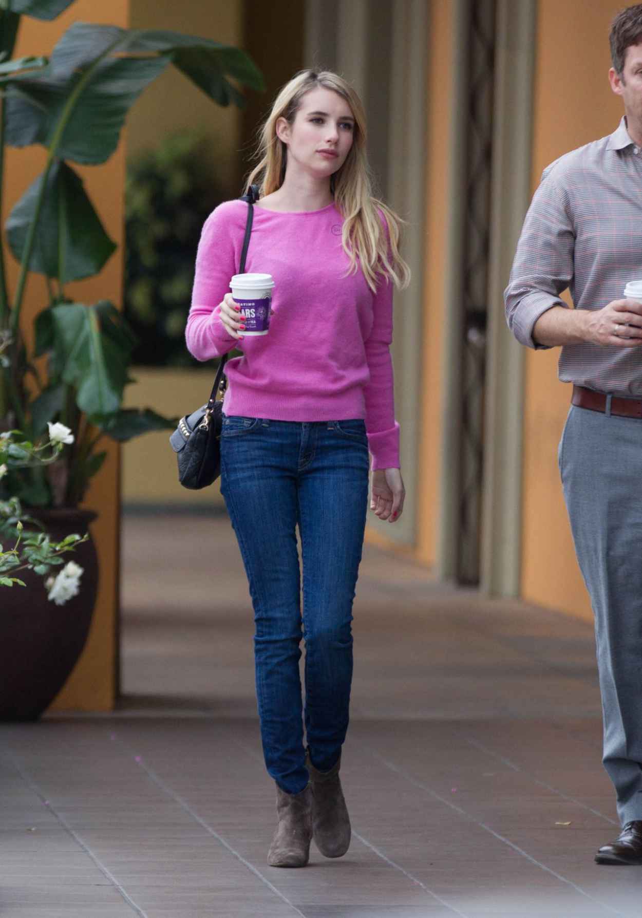 Emma Roberts Street Style - Grabs a Coffee To Go in Los Angeles-5