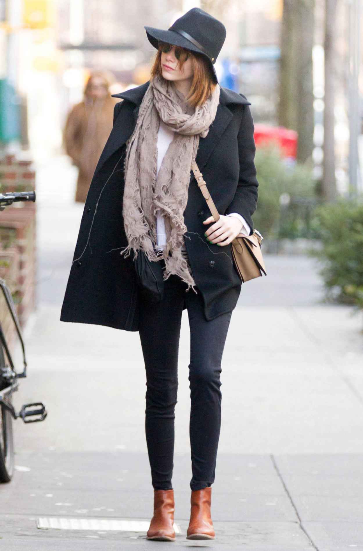 Emma Stone Style – Out in New York City, December 2015 – celebsla.com
