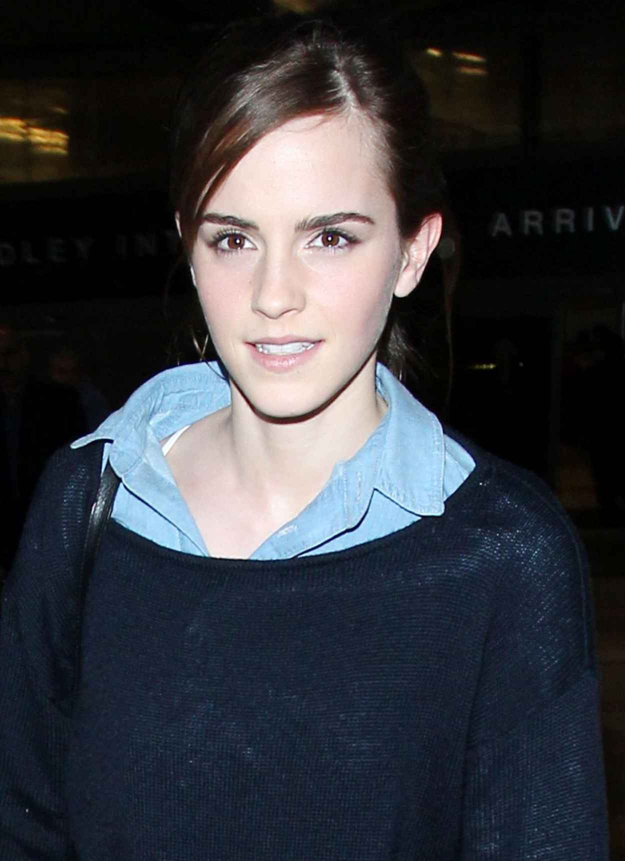 Emma Watson - Arrives at the Los Angeles International Airport-1