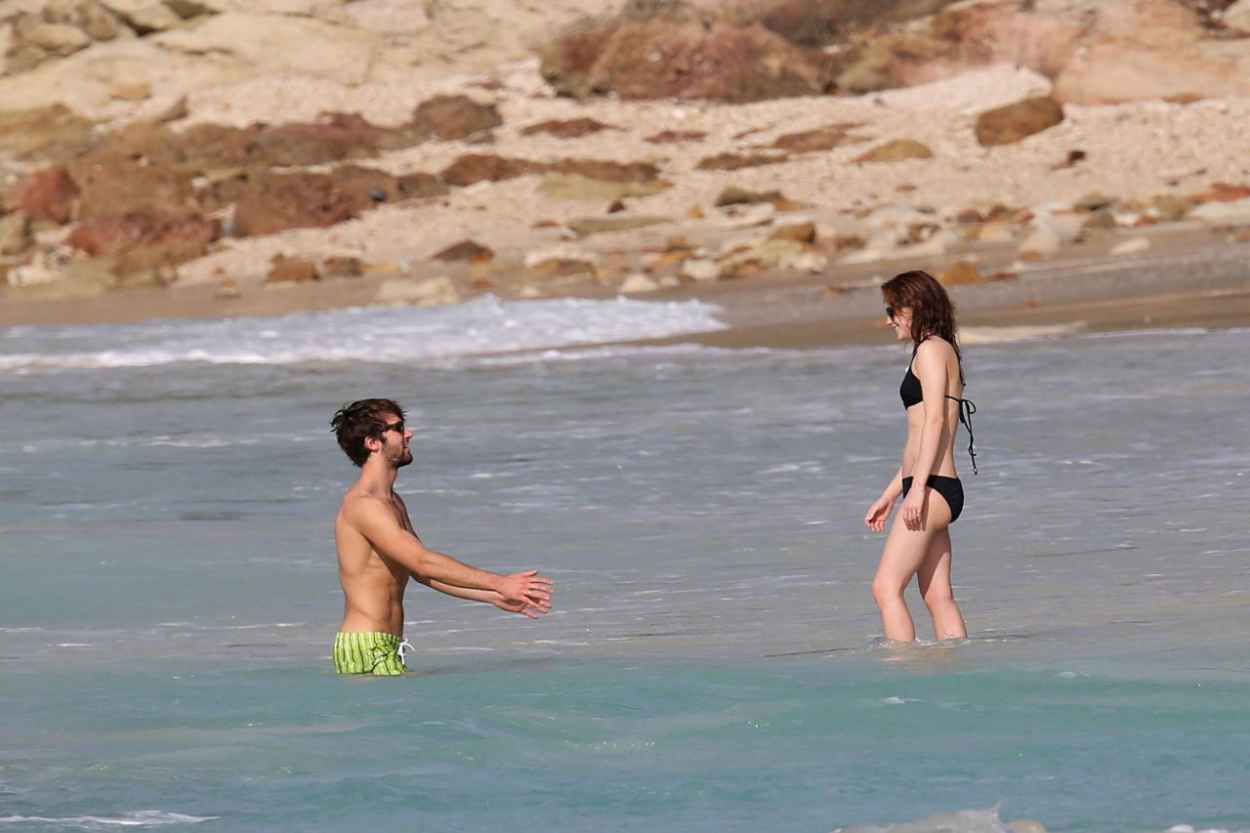 Emma Watson in a Bikini - with New Boyfriend Matt Janney on a Caribbean Beach. January 2015 (106 Photos!)-4