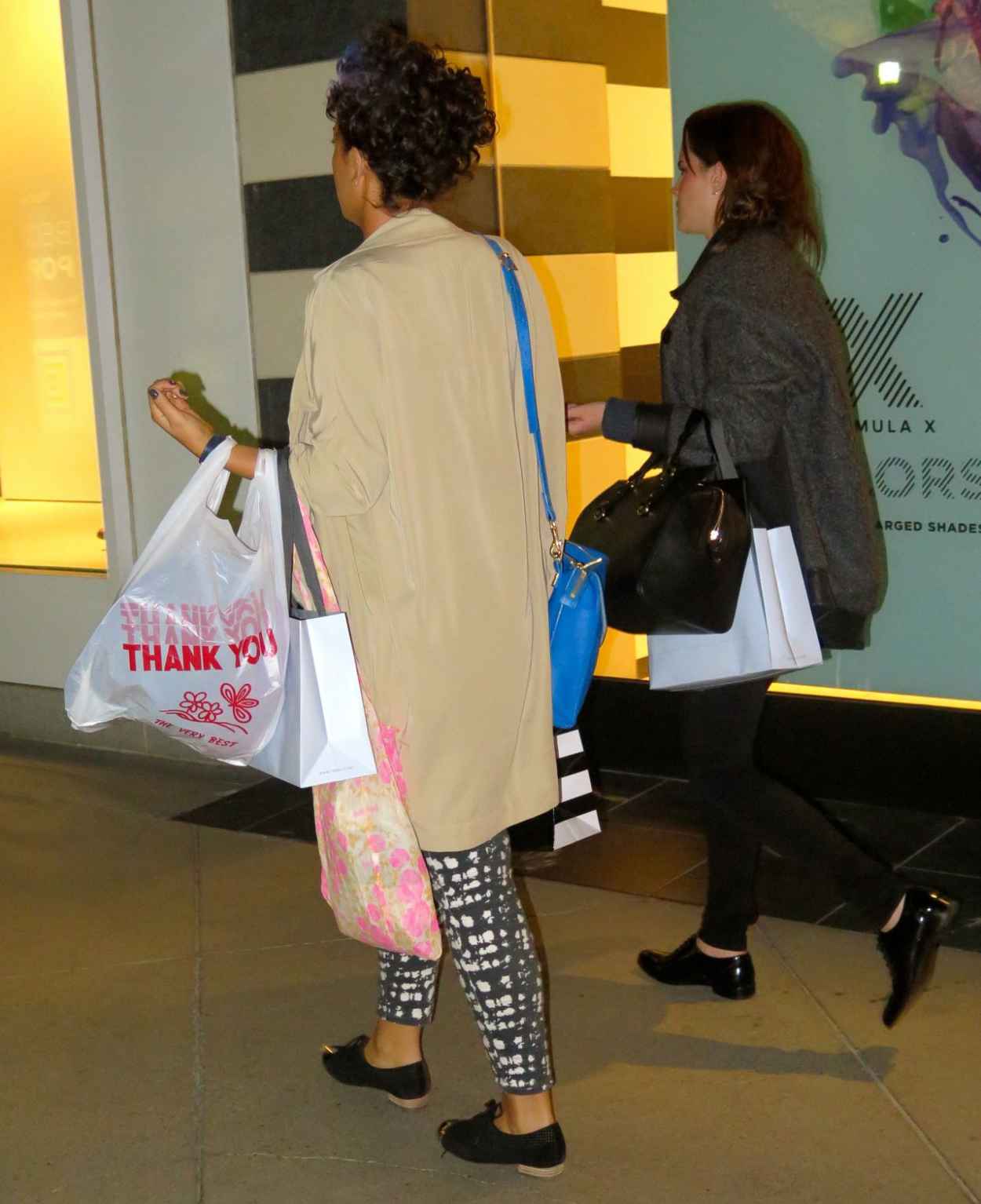 Emma Watson Street Style - Shopping in Los Angeles - October 2015-2