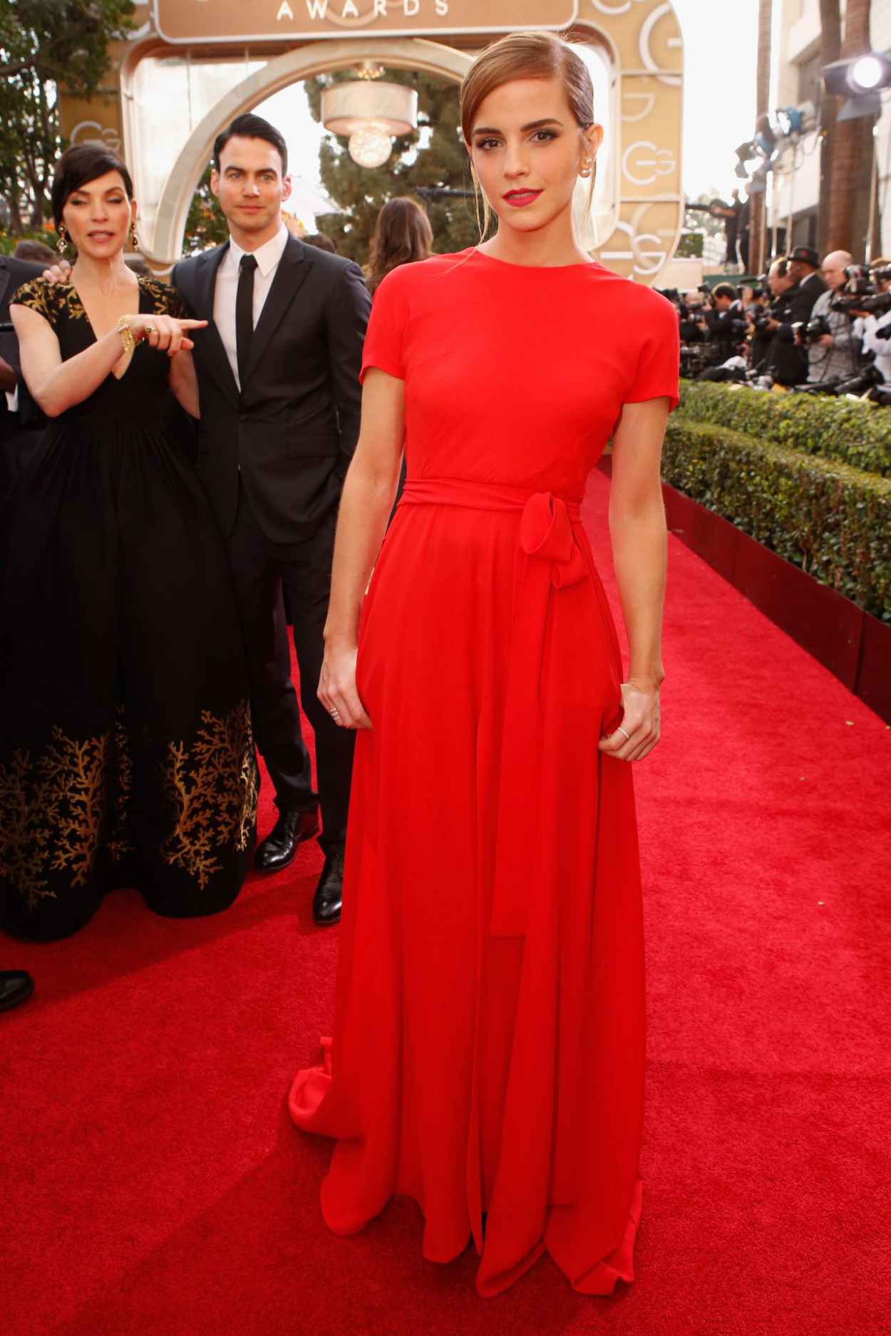 Emma Watson Wears Christian Dior Couture at 2015 Golden Globe Awards (Part II)-1