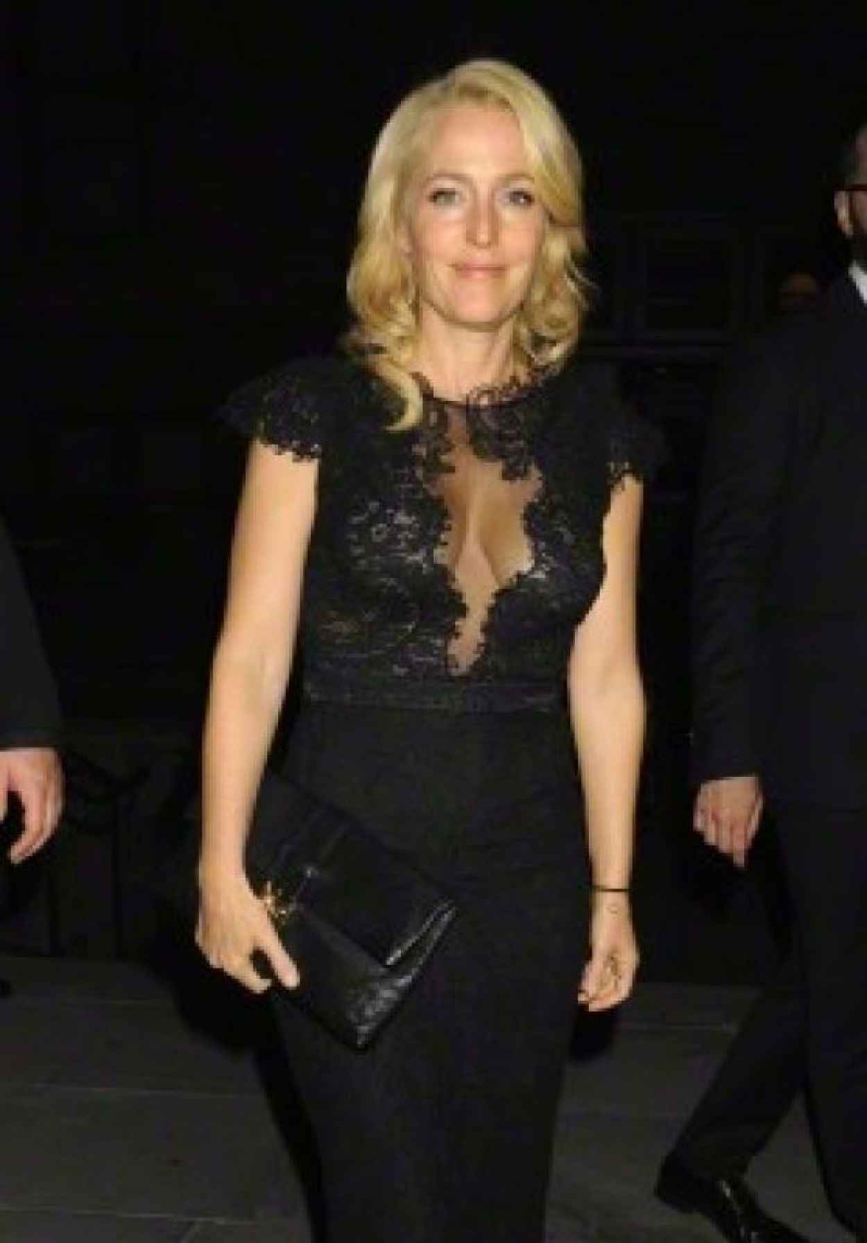 Gillian Anderson Arrives at Entertainment Weekly and People Magazine Party in NYC, May 2015-1