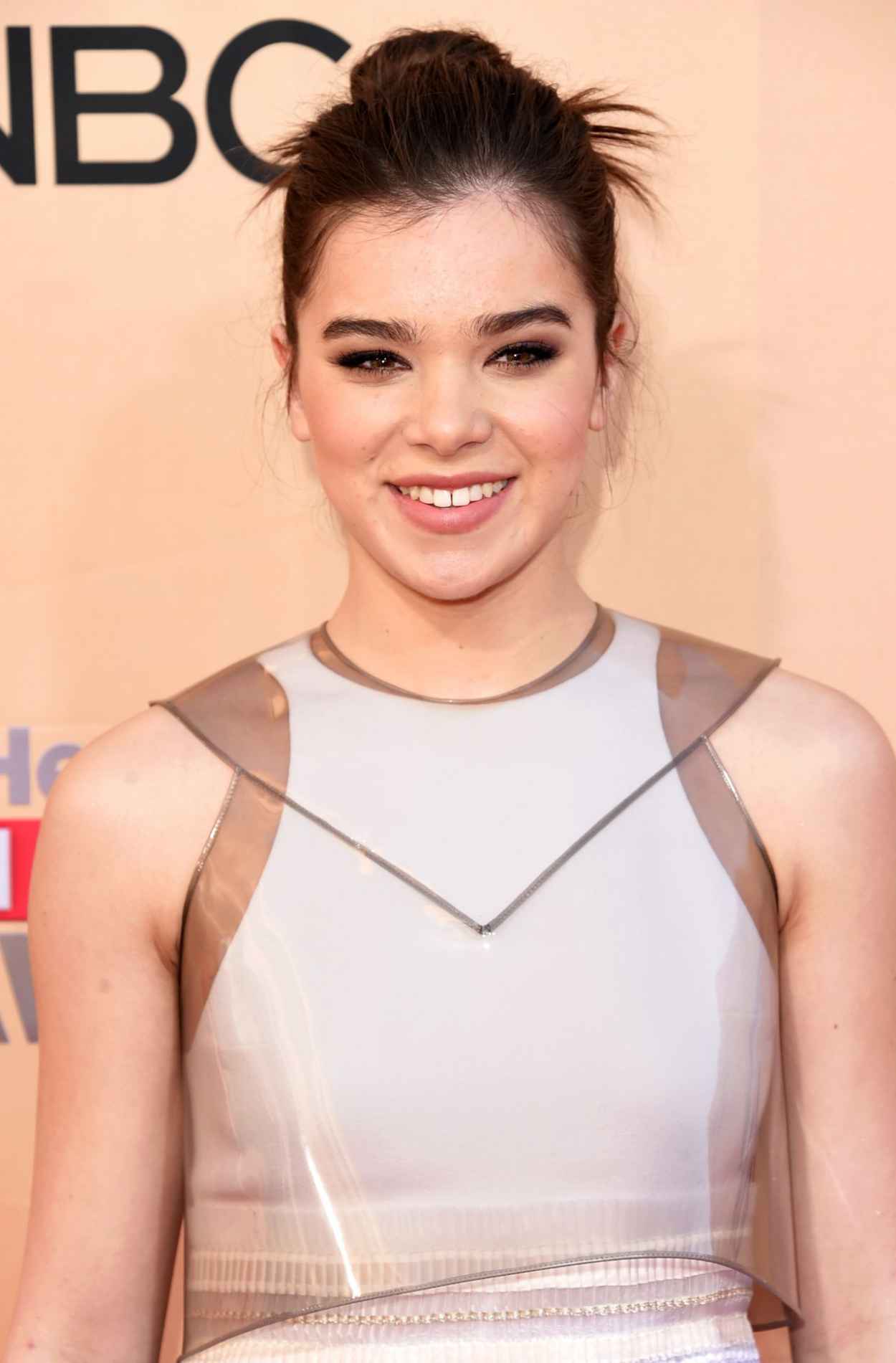 Hailee Steinfeld Iheartradio Music Awards In Los Angeles Celebsla Com