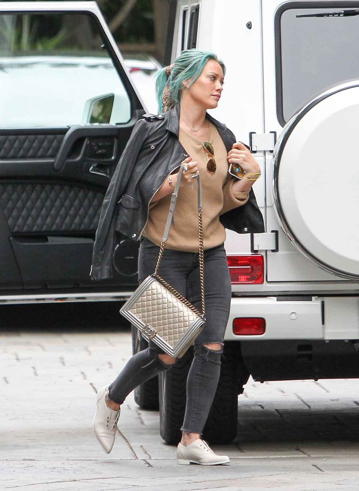 Hilary Duff Casual Outfit – Out in Los Angeles, March 2015 – celebsla.com