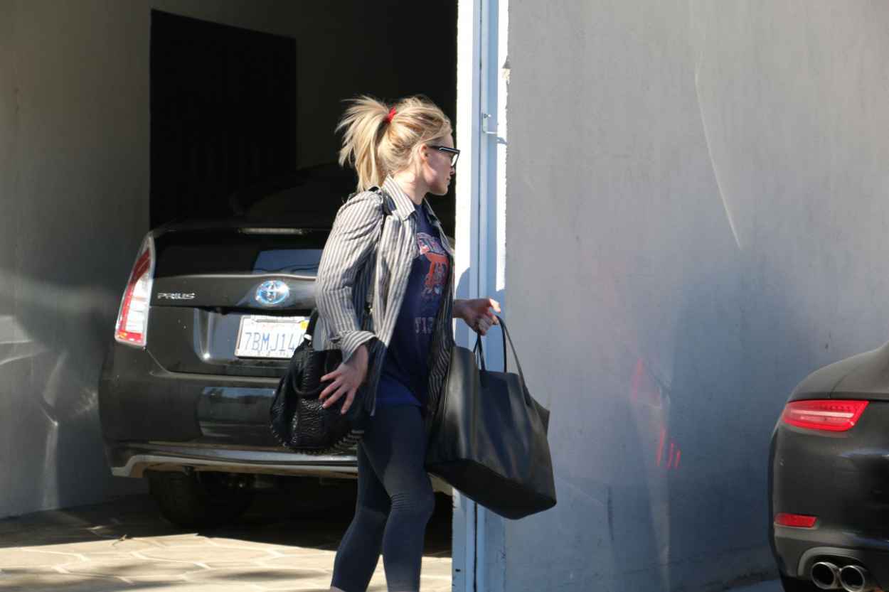 Hilary Duff - Leaving the Gym in Beverly Hills, January 2015-3