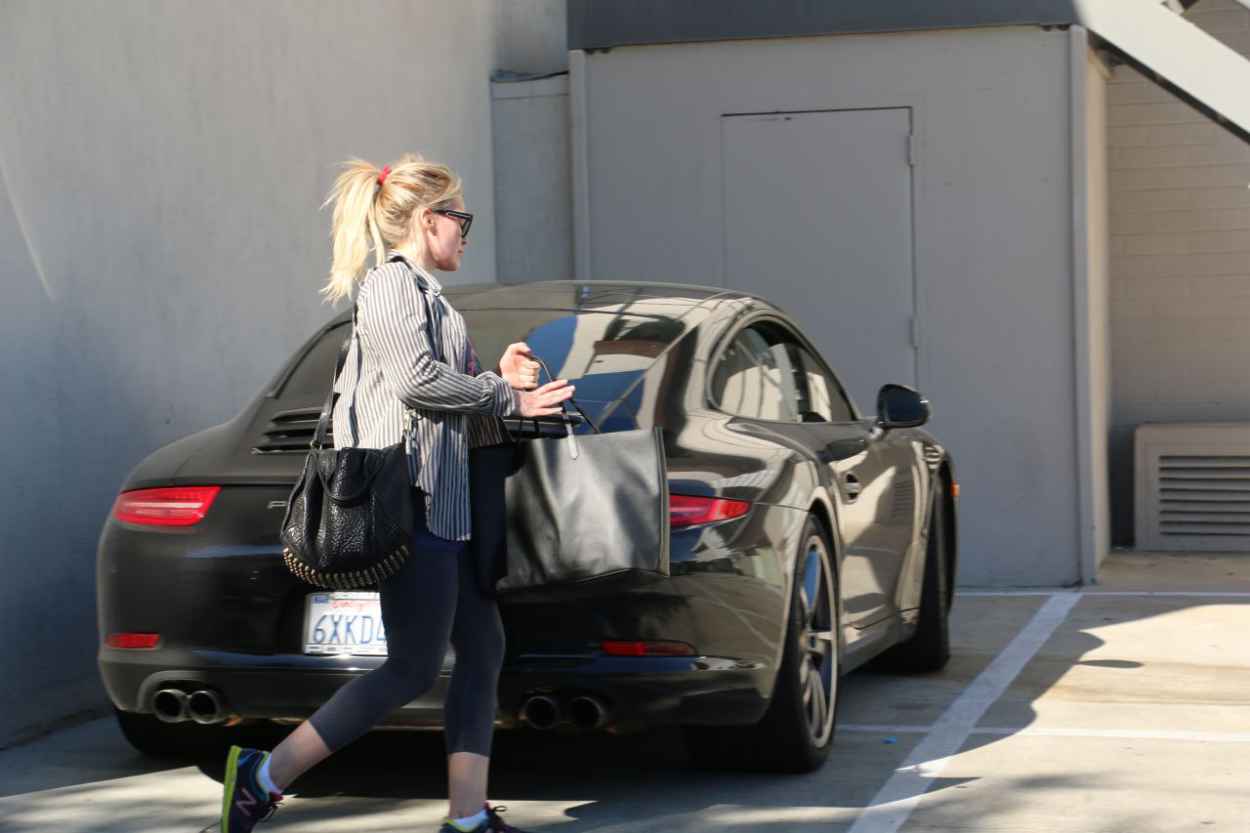 Hilary Duff - Leaving the Gym in Beverly Hills, January 2015-5