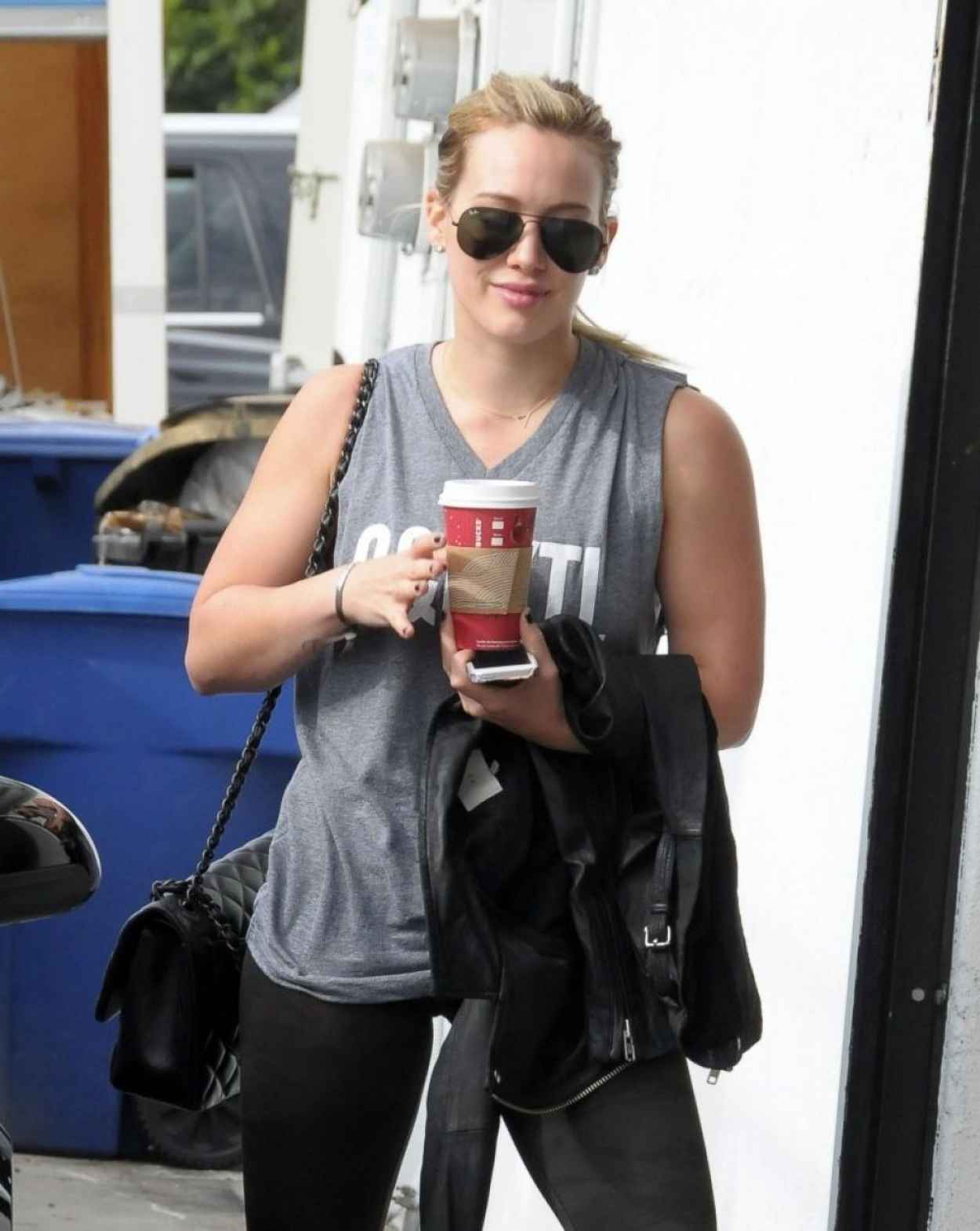 Hilary Duff Street Style - Arriving at the Gym in Los Angeles - December 2015-1