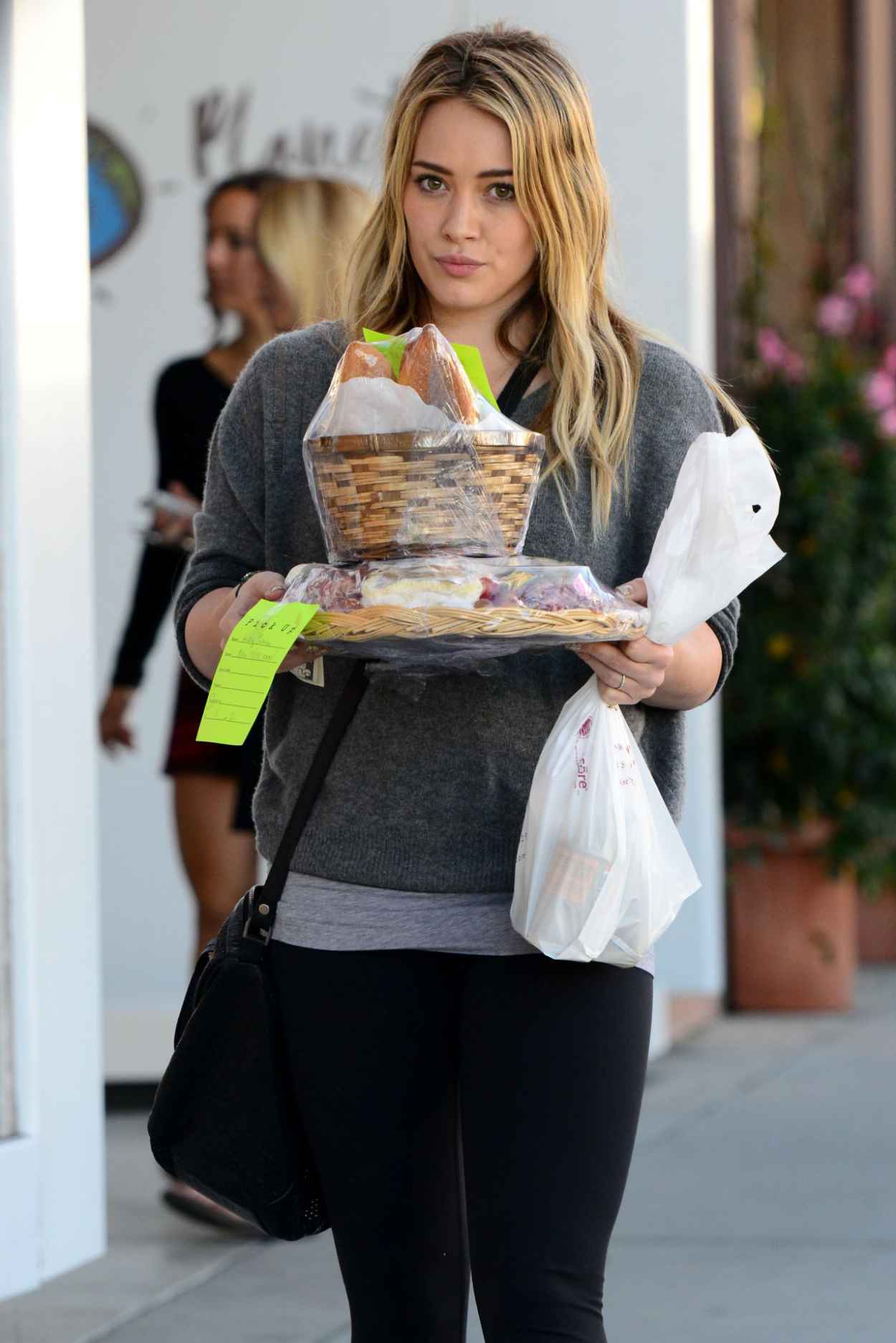 Hilary Duff Street Style - Out for Shopping in Beverly Hills - December 24, 2015-1
