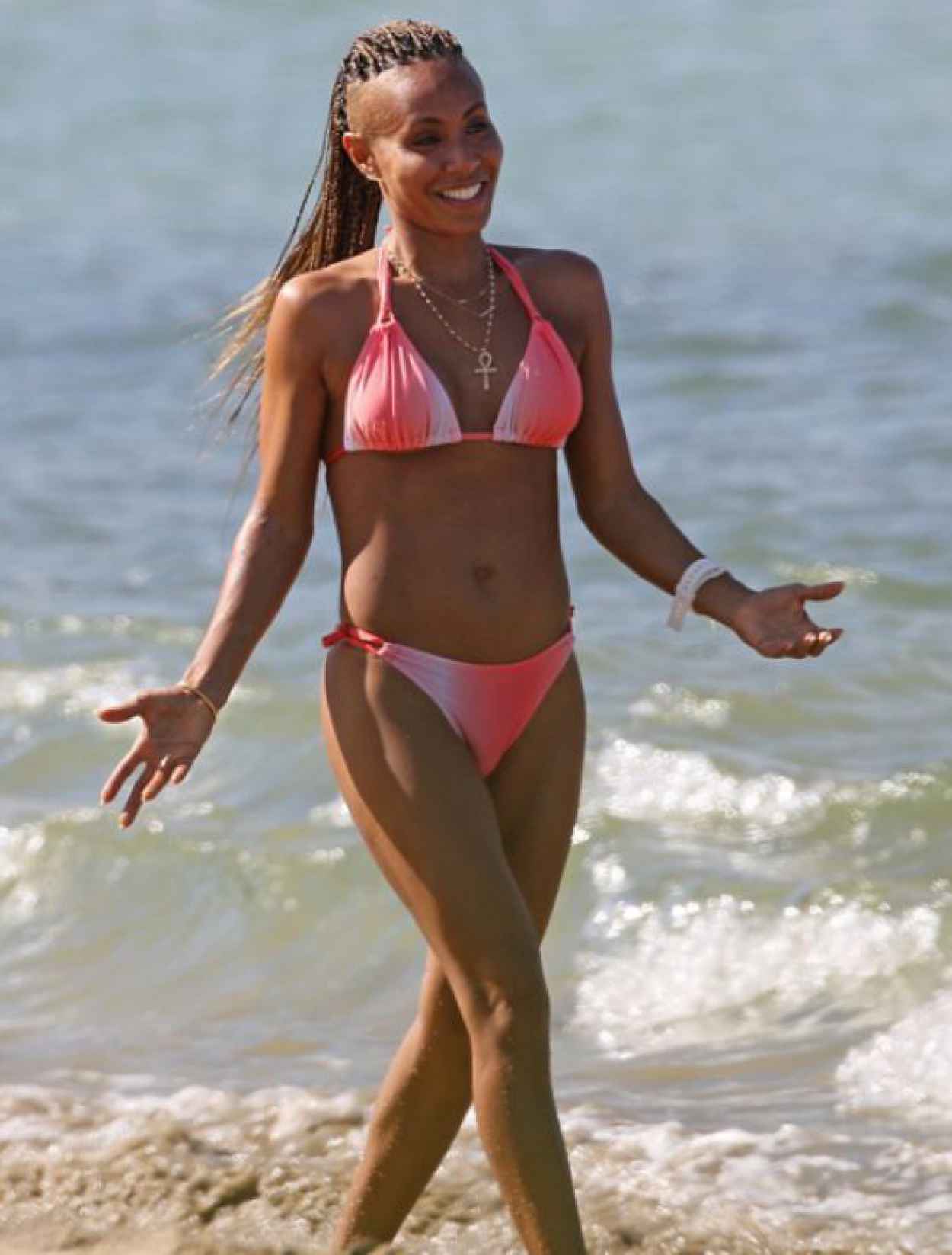 Jada Pinkett Smith Bikini Candids - Hawaii December 2015-3