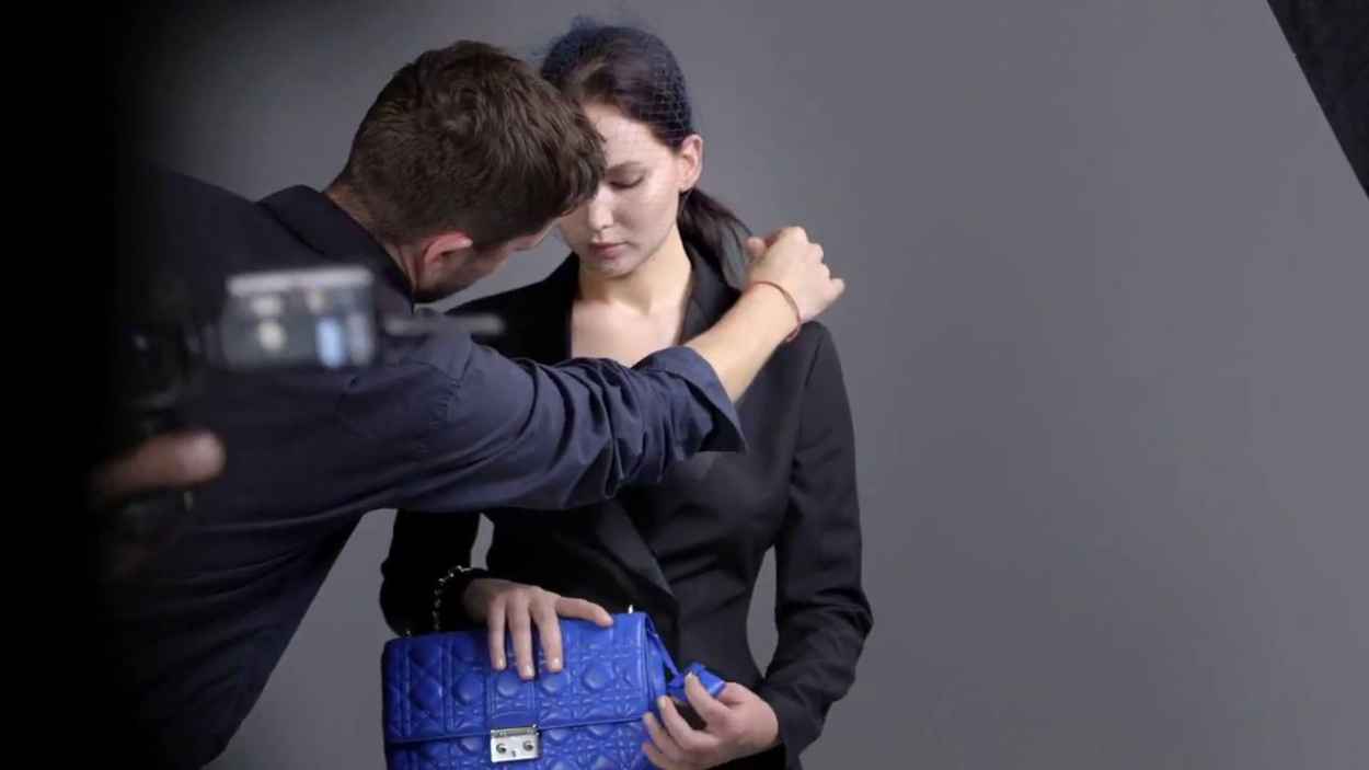 Jennifer Lawrence for Dior - The Making of the Miss Dior Bag ad campaign - Video - Gif - Photos-4