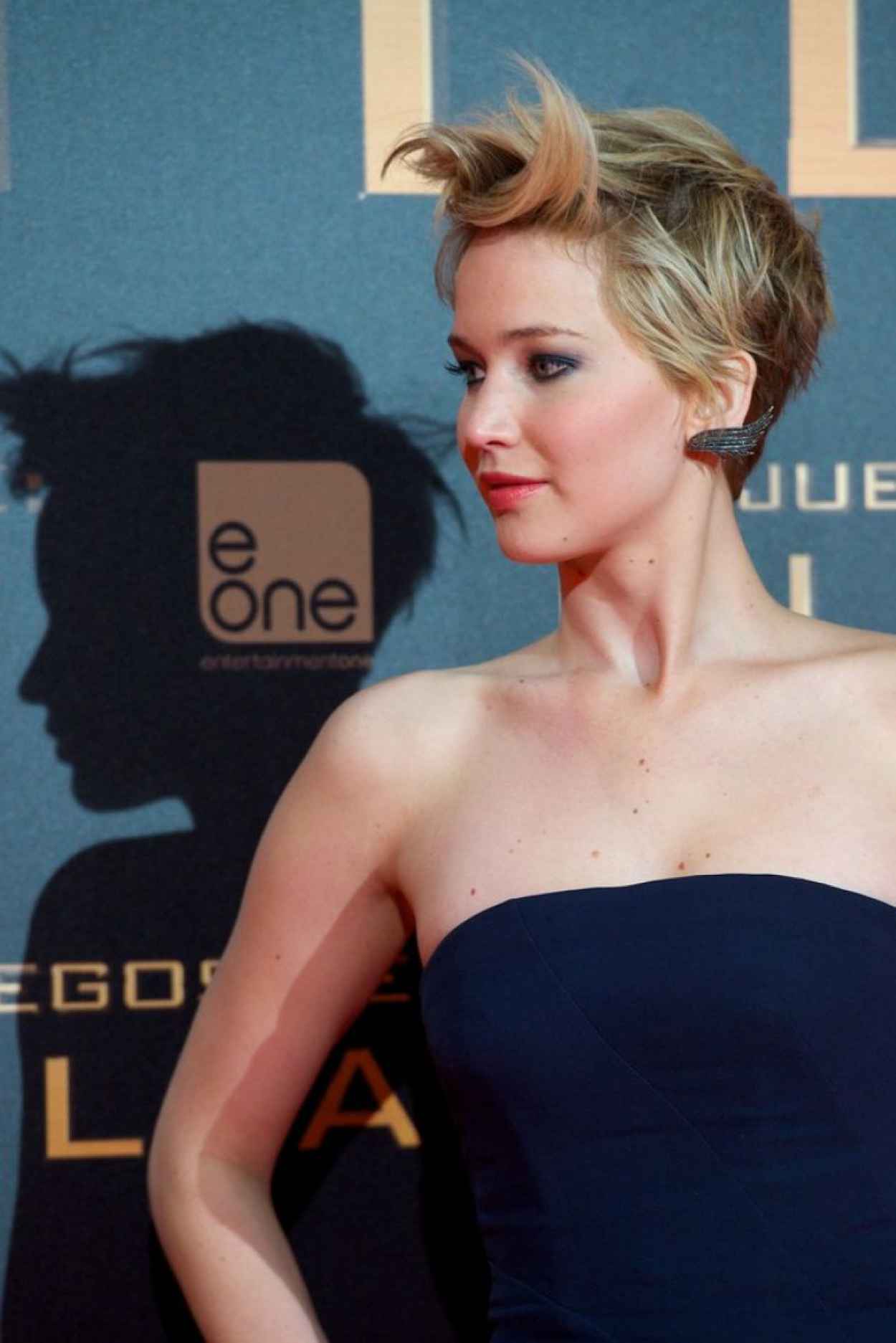 Jennifer Lawrence Red Carpet Photos - THE HUNGER GAMES: CARCHING FIRE Movie Premiere in Madrid-1