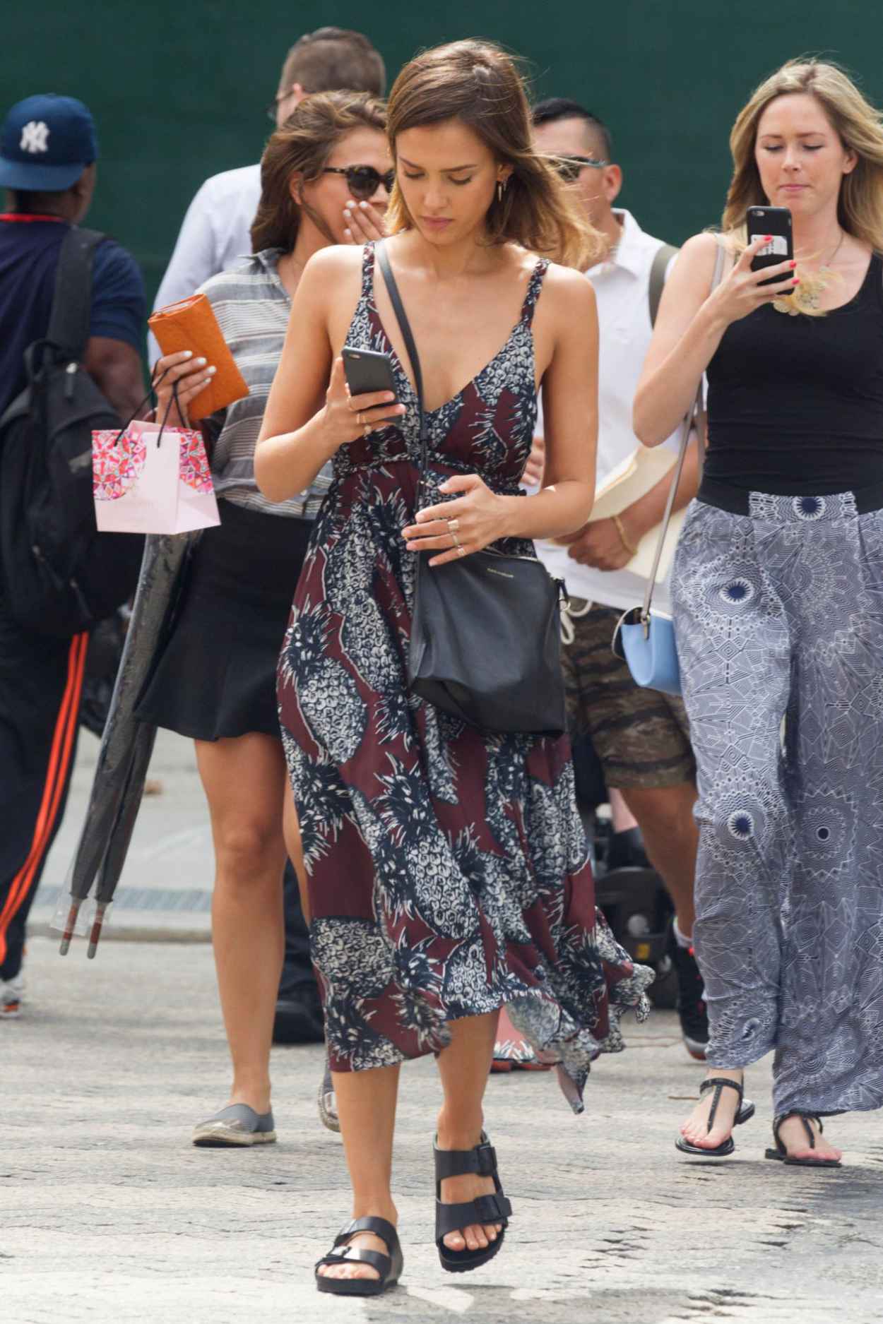 Jessica Alba Summer Style – NYC, June 2015 – celebsla.com