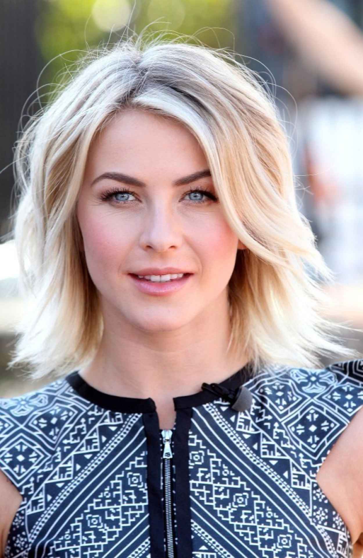 Julianne Hough on the Set of EXTRA in Los Angeles-1