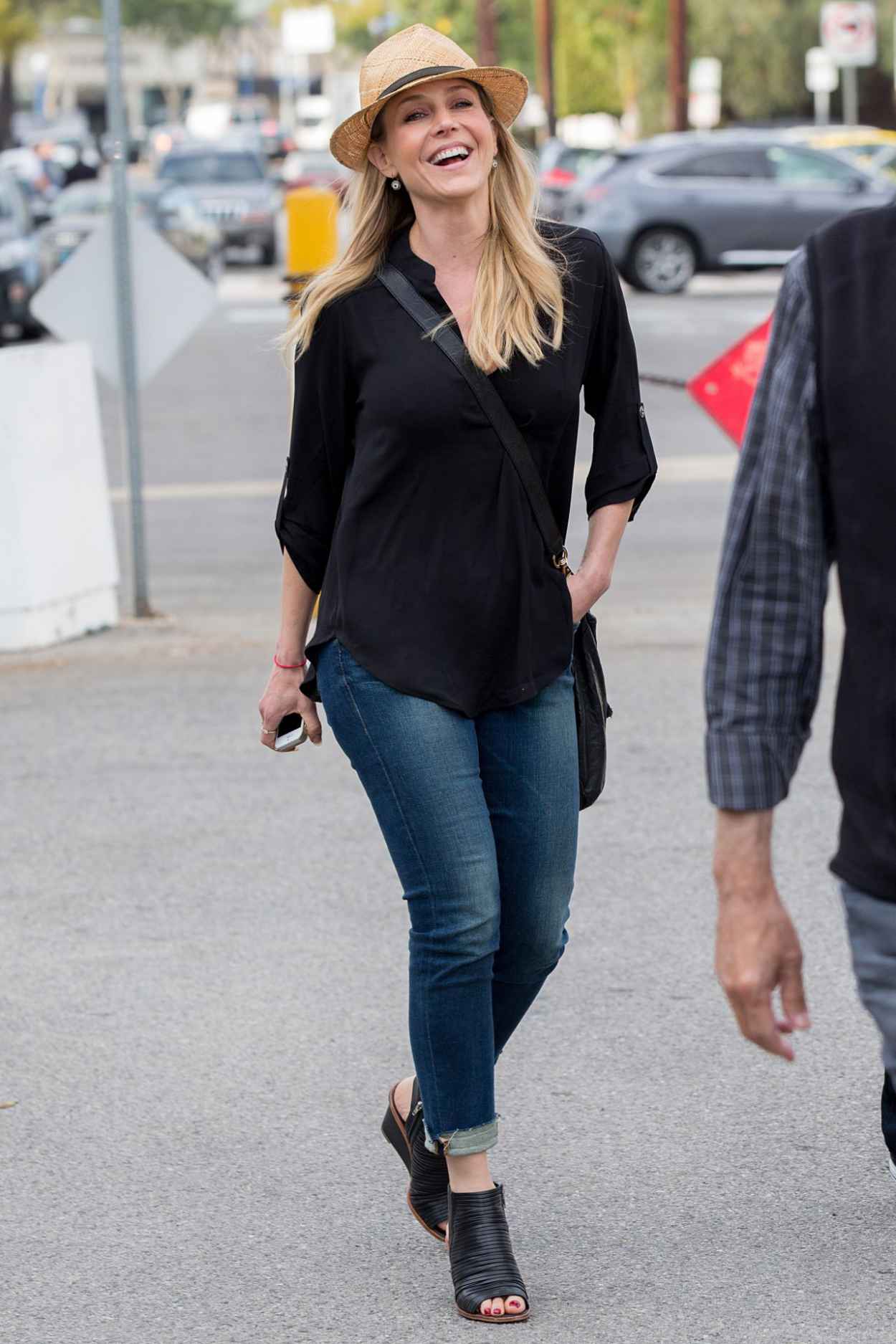 Julie Benz Shopping in Hollywood – February 2015 – celebsla.com