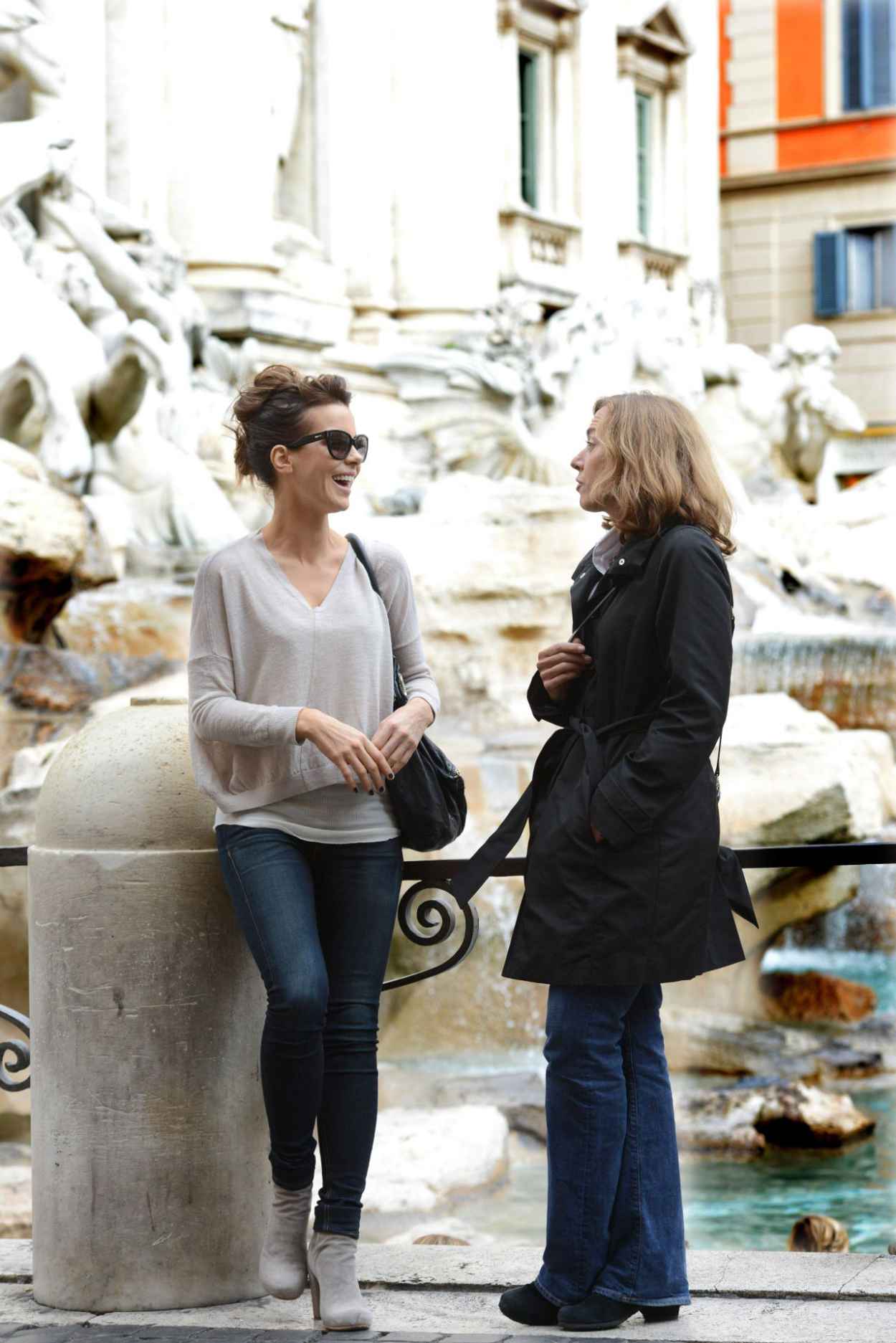 Kate Beckinsale Street Style - in Rome - November 2015-1