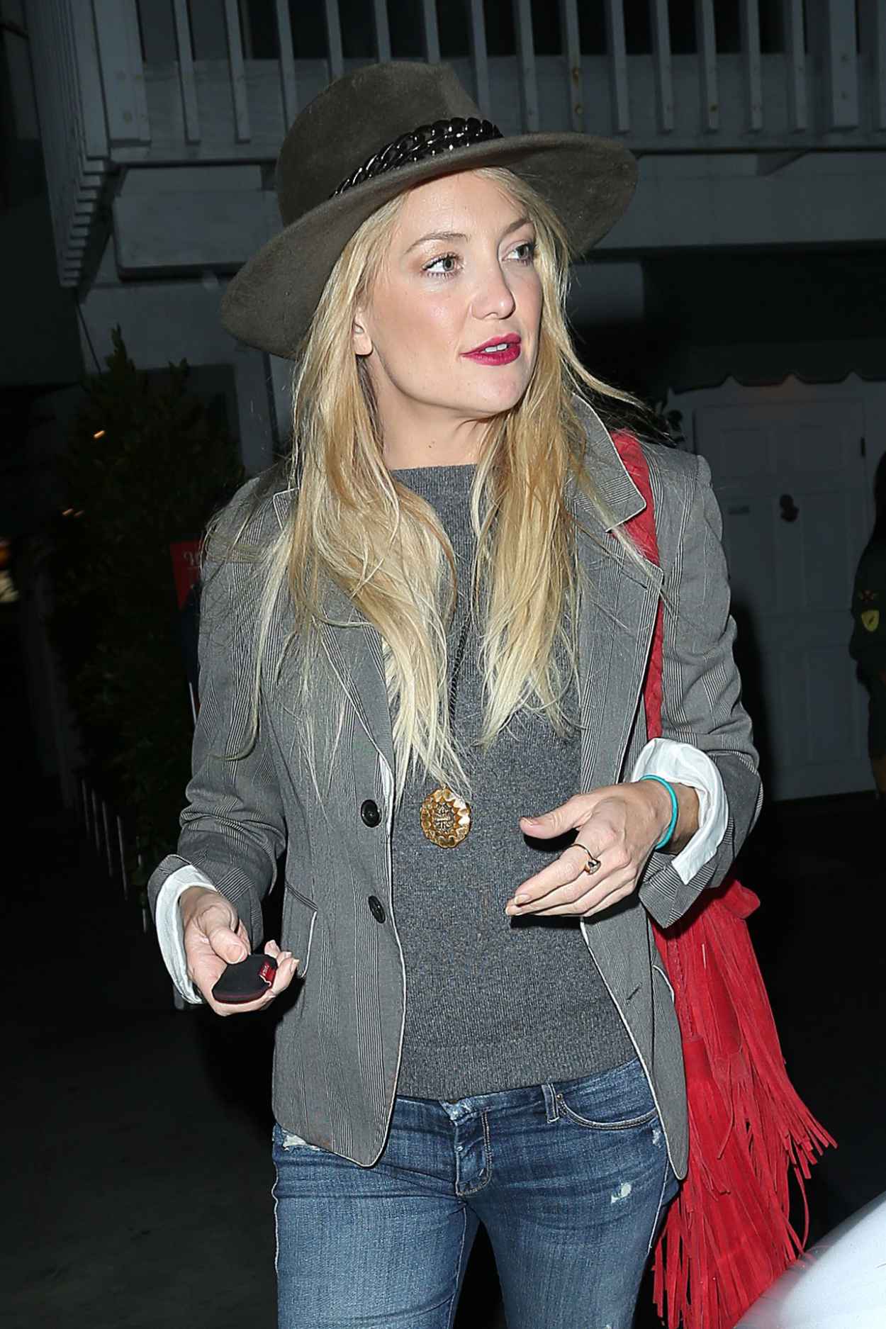 Kate Hudson Casual Style – at Giorgio Baldi in Los Angeles, April 2015