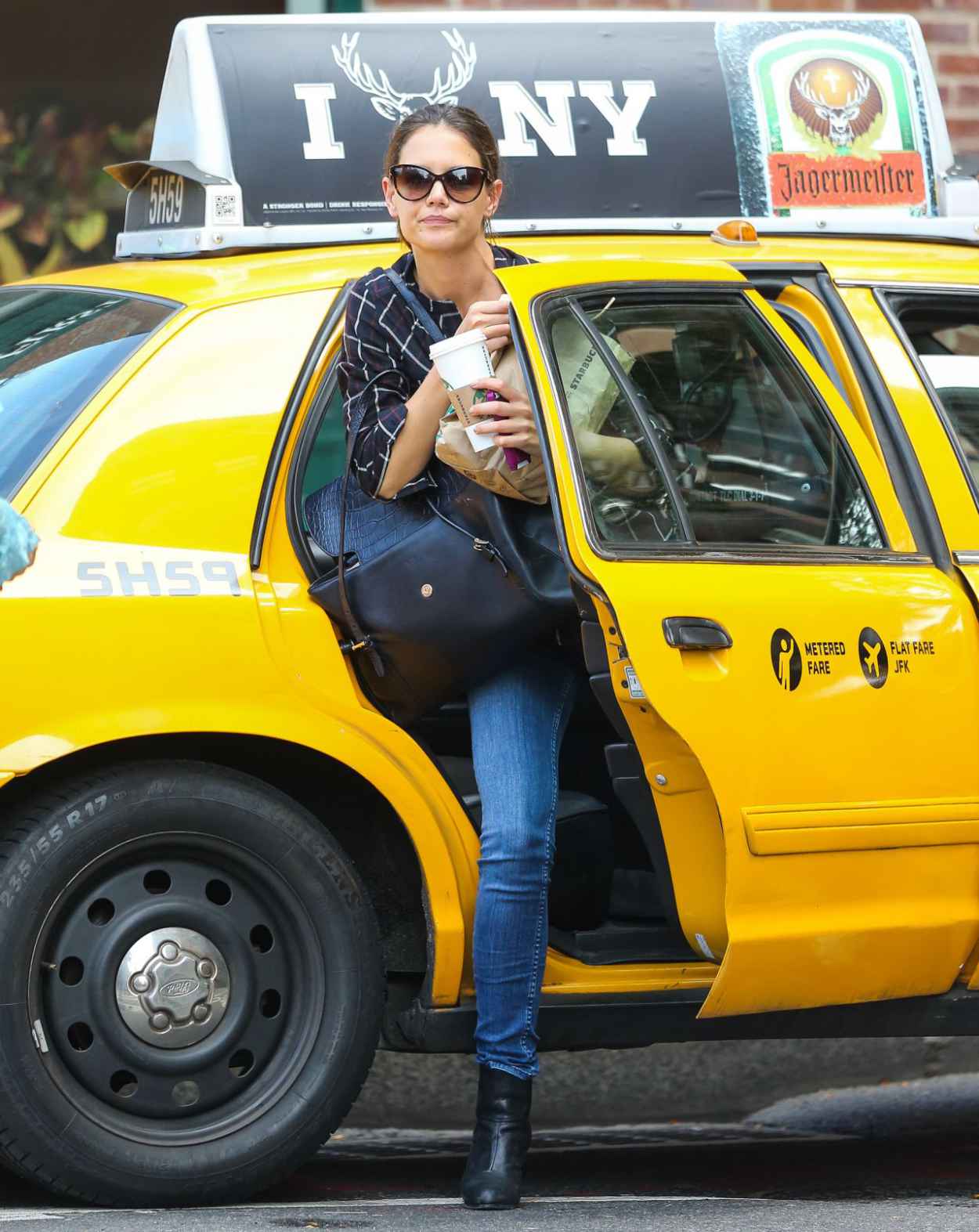 Katie Holmes Wears Jeans in New York City-3