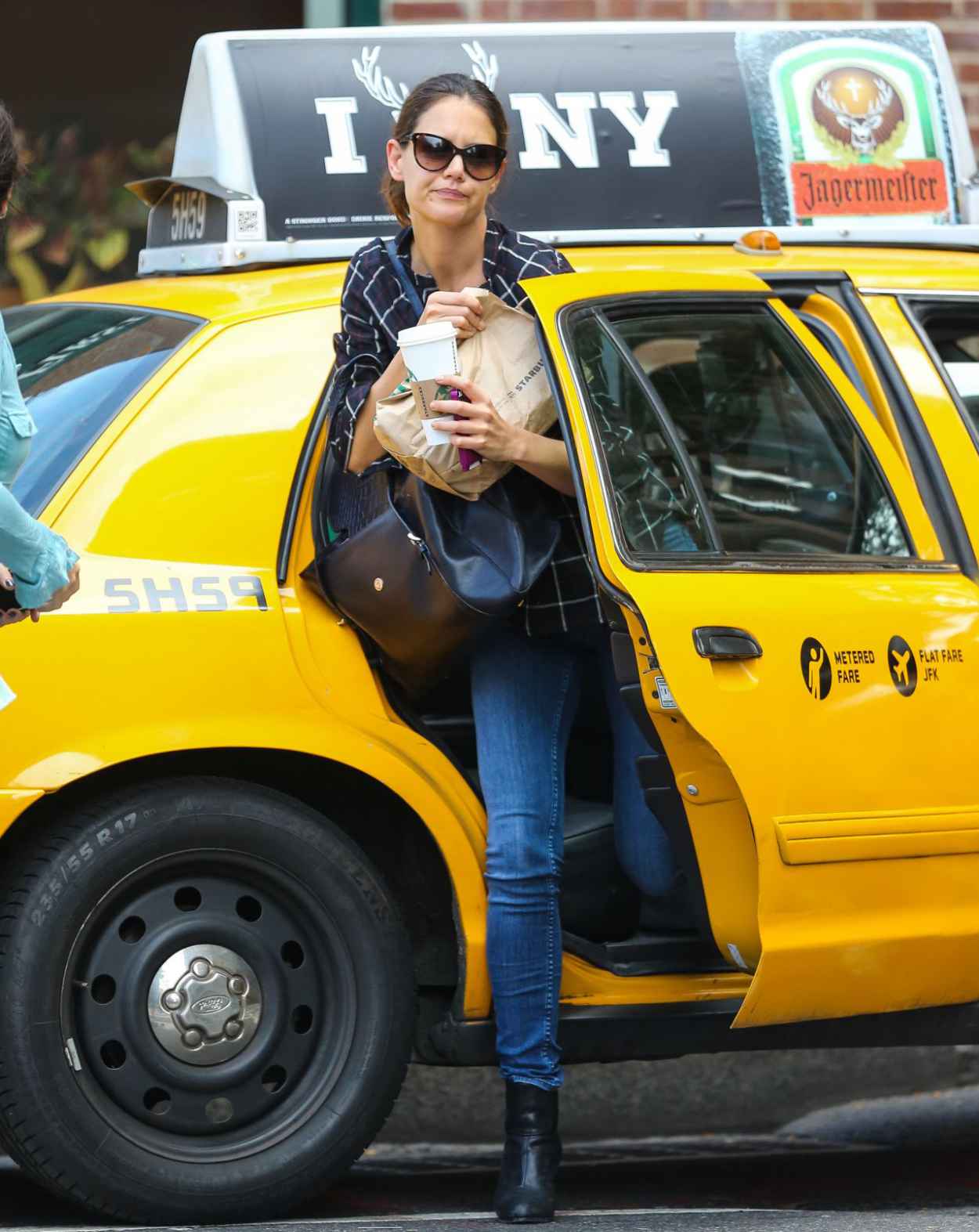 Katie Holmes Wears Jeans in New York City-5