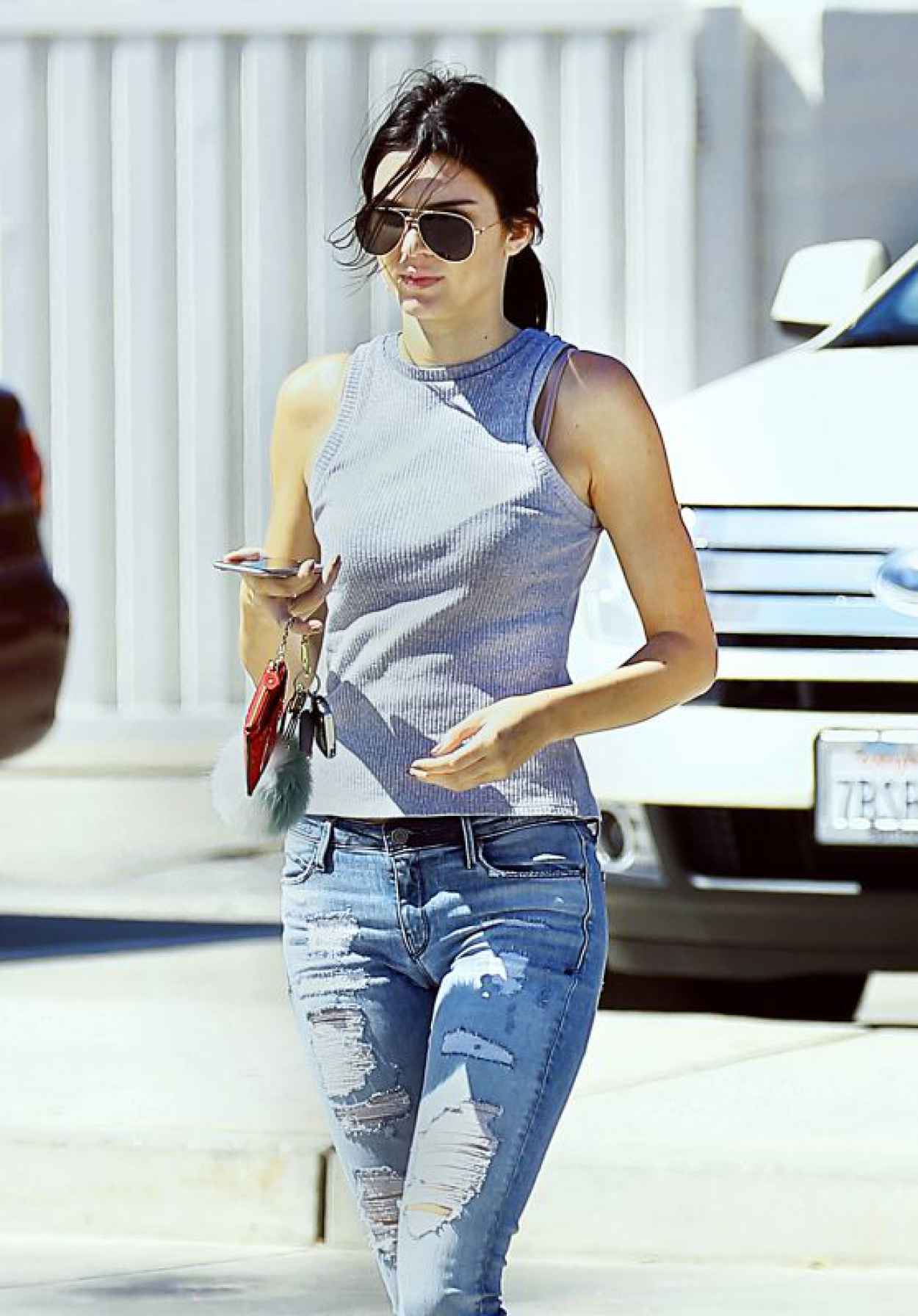 Kendall Jenner – Heading into In-N-Out For Lunch in Sherman Oaks ...