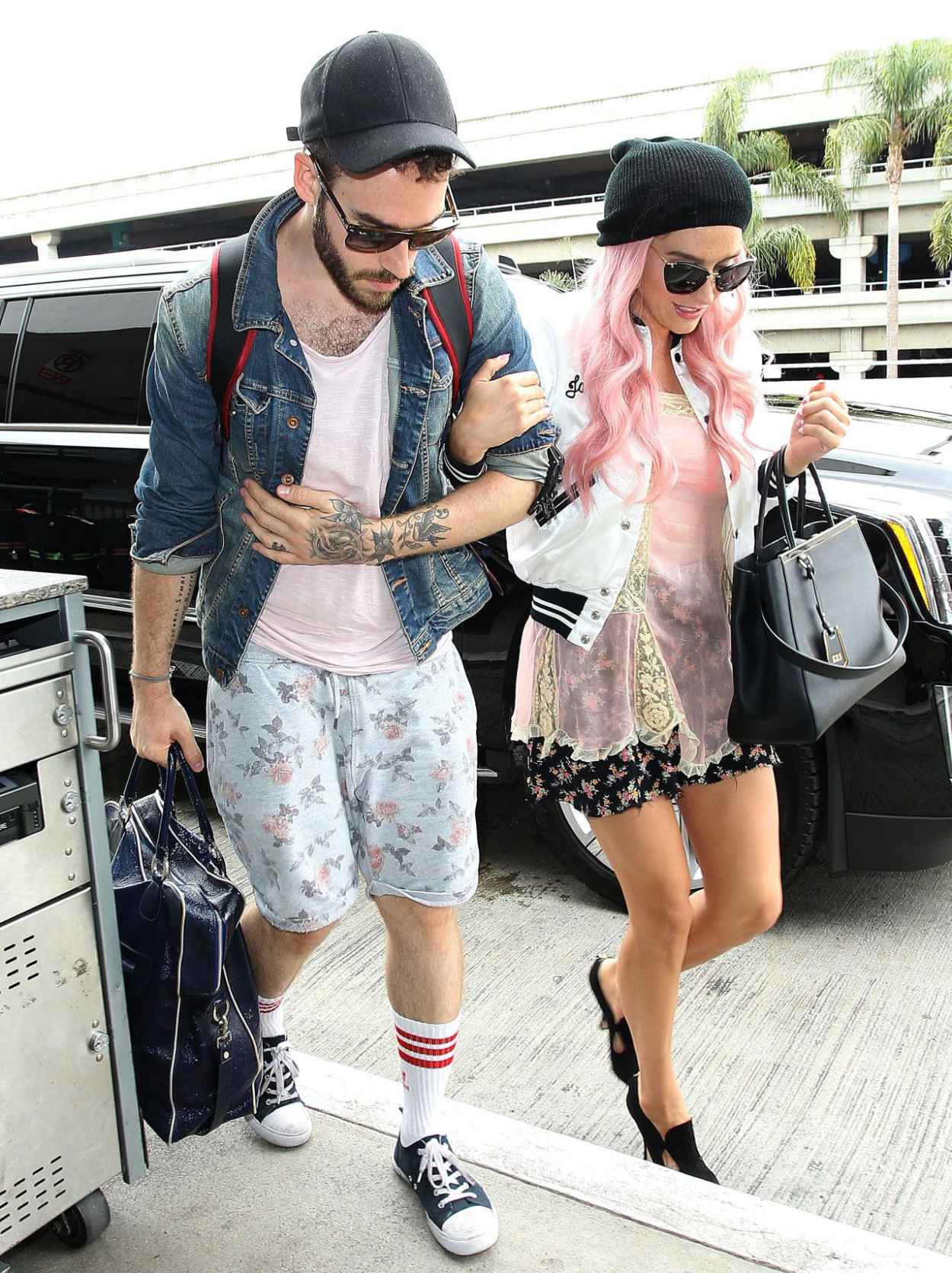 Kesha at LAX Airport in Los Angeles – June 2015 – celebsla.com