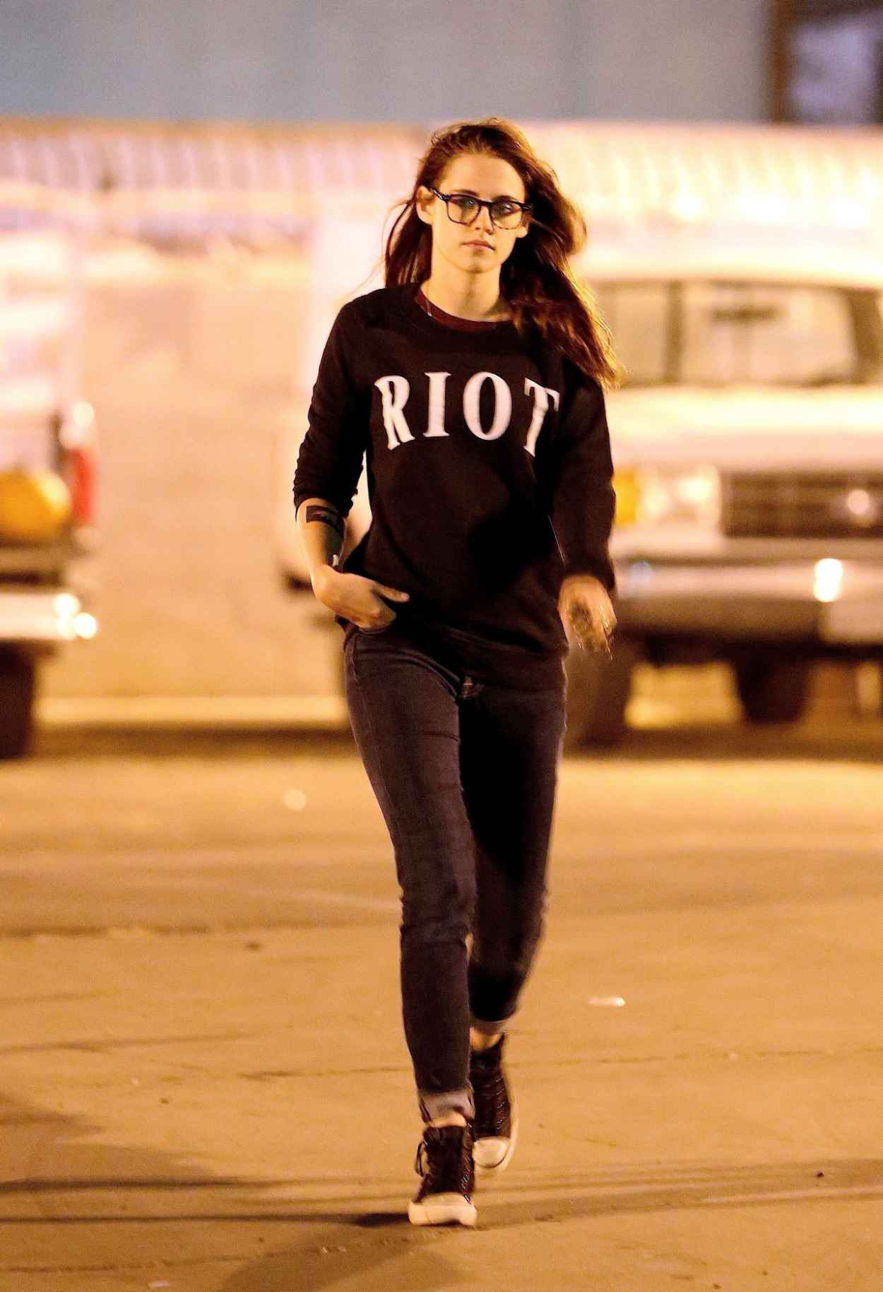 Kristen Stewart Street Style - Out in Los Angeles-1