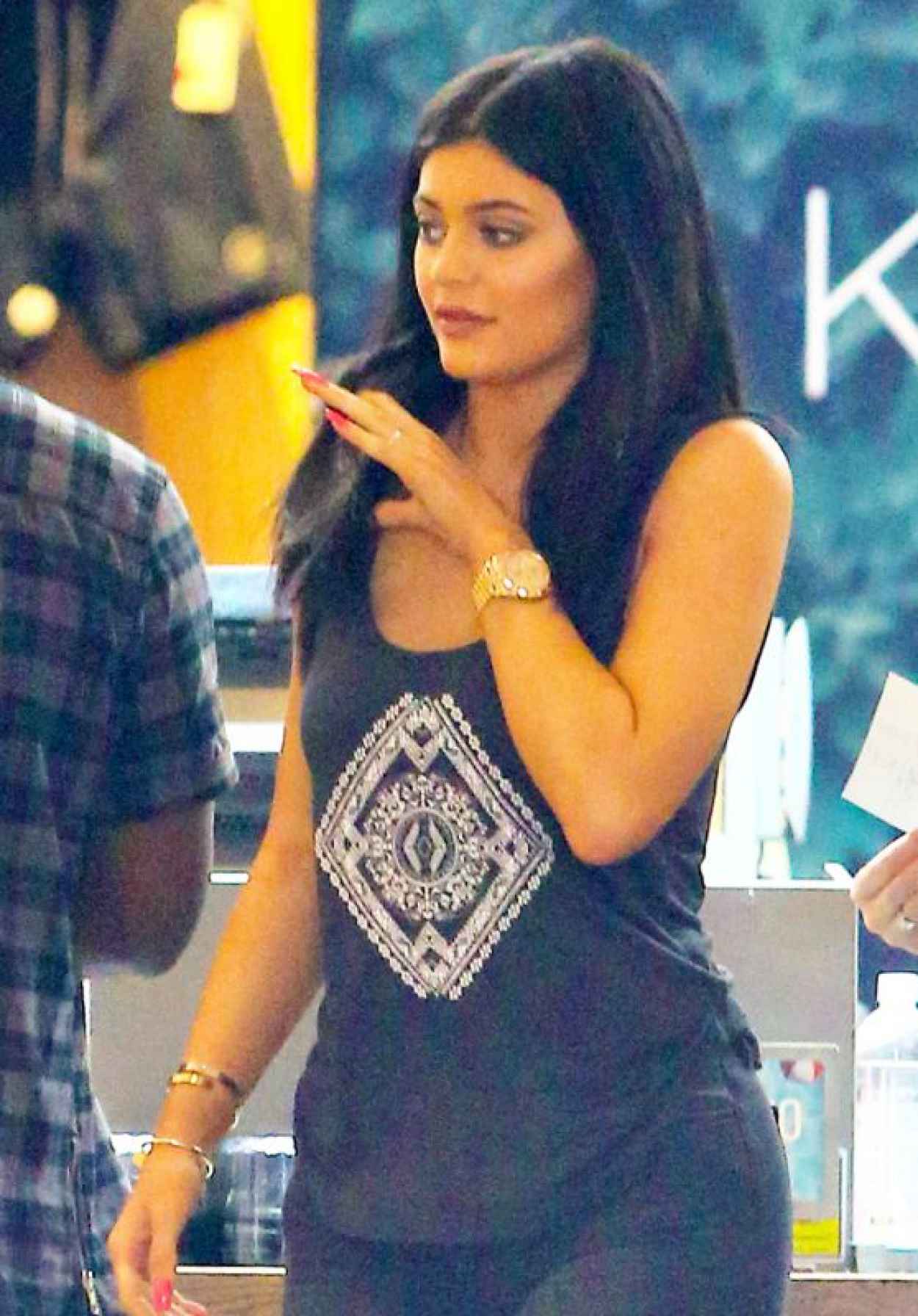 Kylie Jenner at the PacSun Store in Santa Monica, May 2015 – celebsla.com