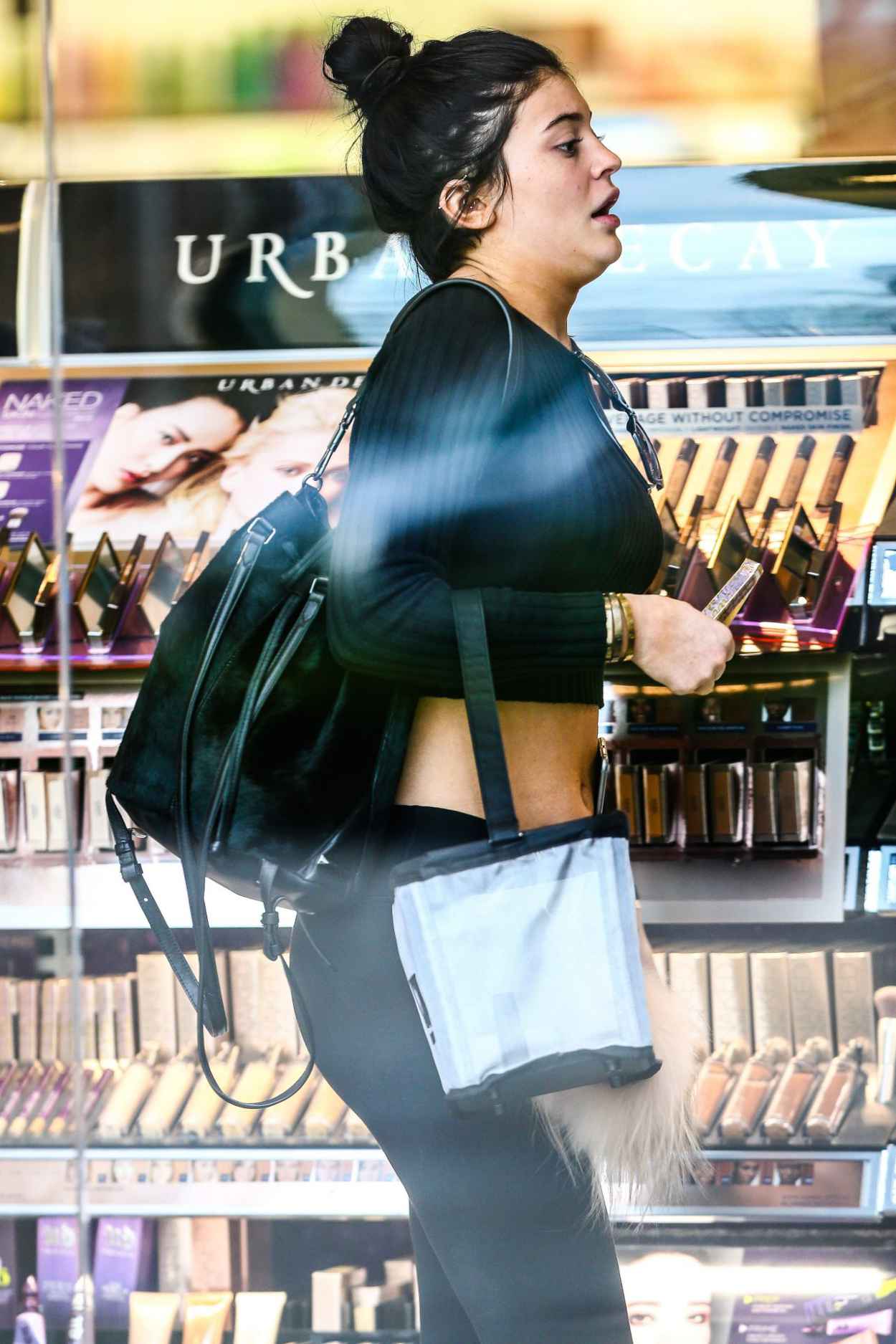 Kylie Jenner Shopping At Sephora In Calabasas March 2015 7472