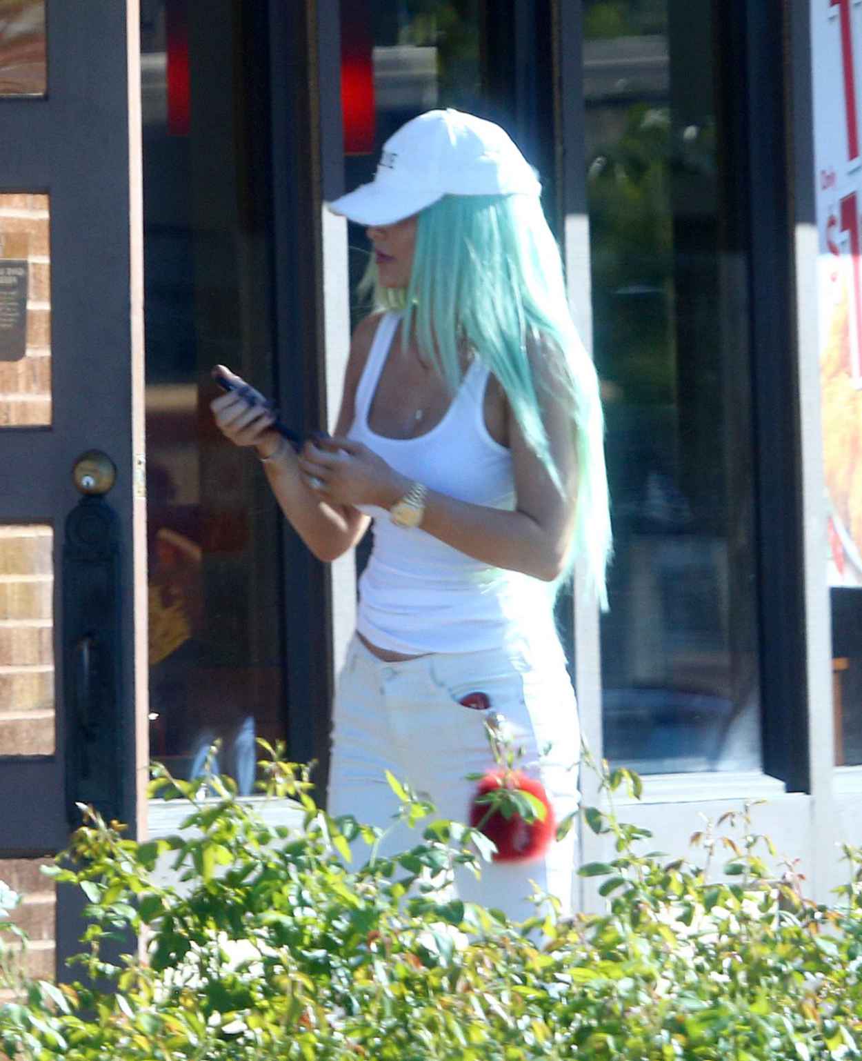 Kylie Jenner With Boyfriend Tyga – Popeyes Fast Food in Sherman Oaks