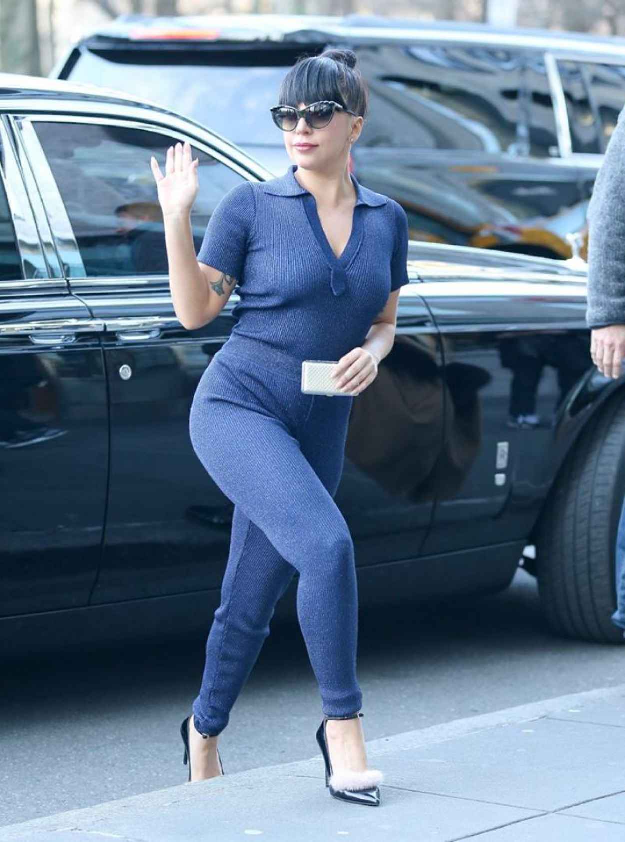 Lady Gaga Street Fashion – Heading to Yoga Class in New York City