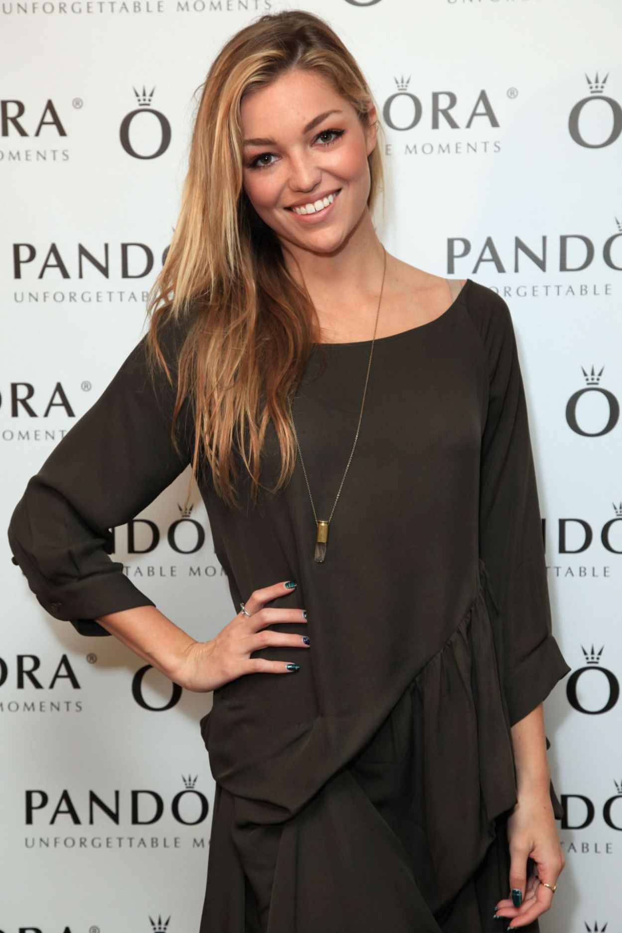 Lili Simmons - HBO Luxury Lounge Featuring PANDORA Jewelry in Beverly Hills, Jan 2015-2