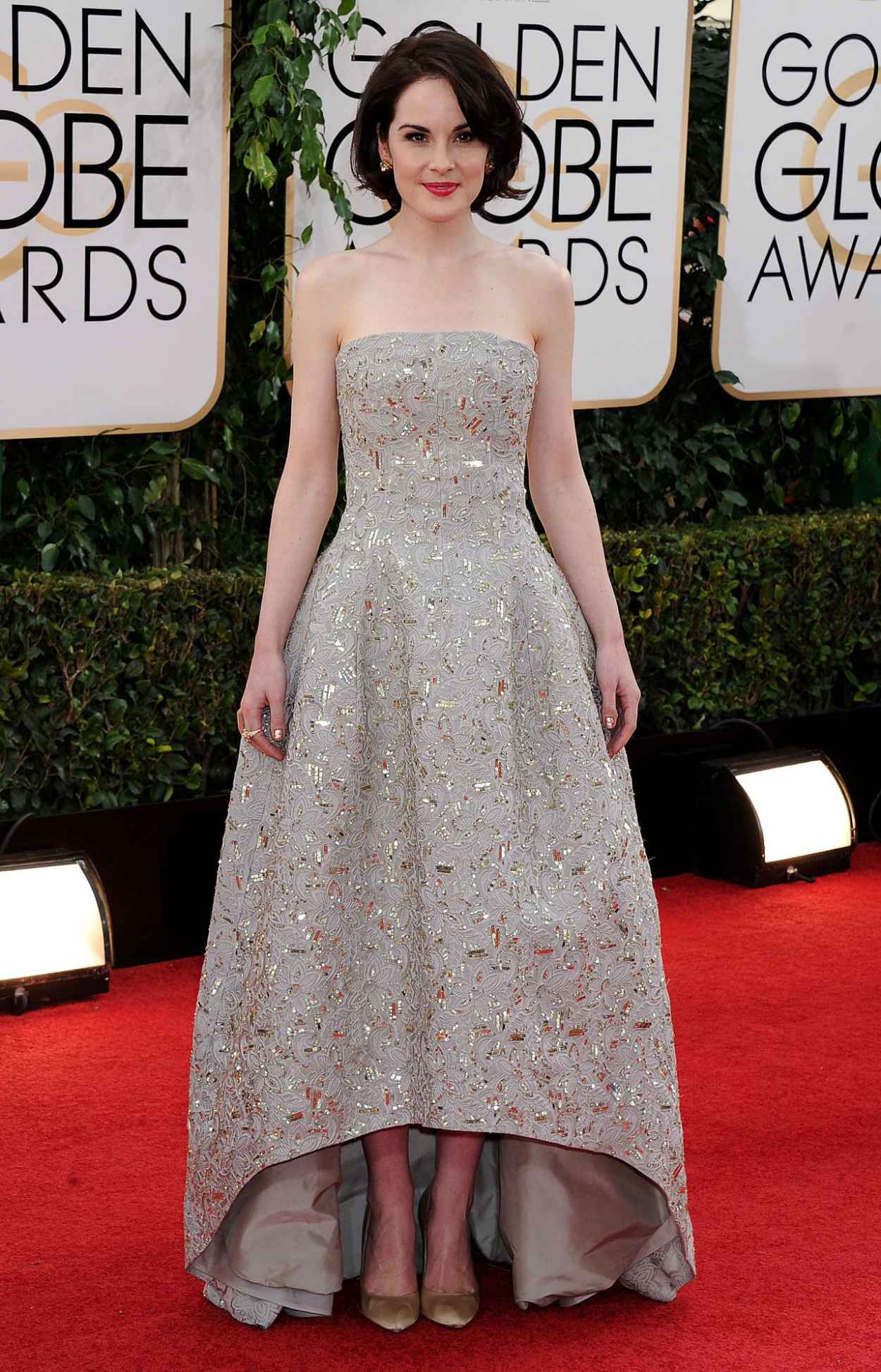 Michelle Dockery Wears Oscar de la Renta at 2015 Golden Globe Awards ...