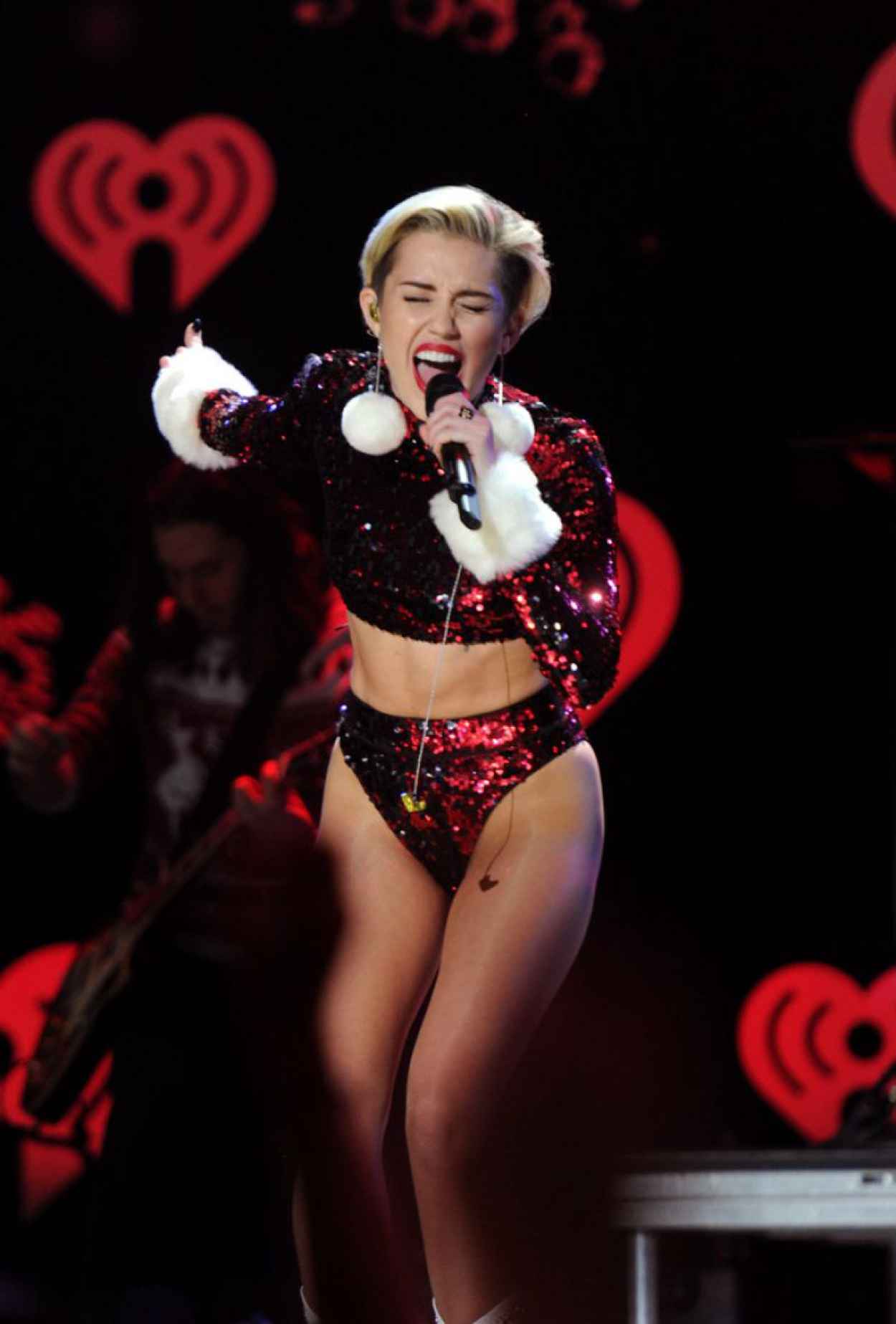 Miley Cyrus - Z100-s Jingle Ball in New York City - December 2015 (+75 Photos)-1