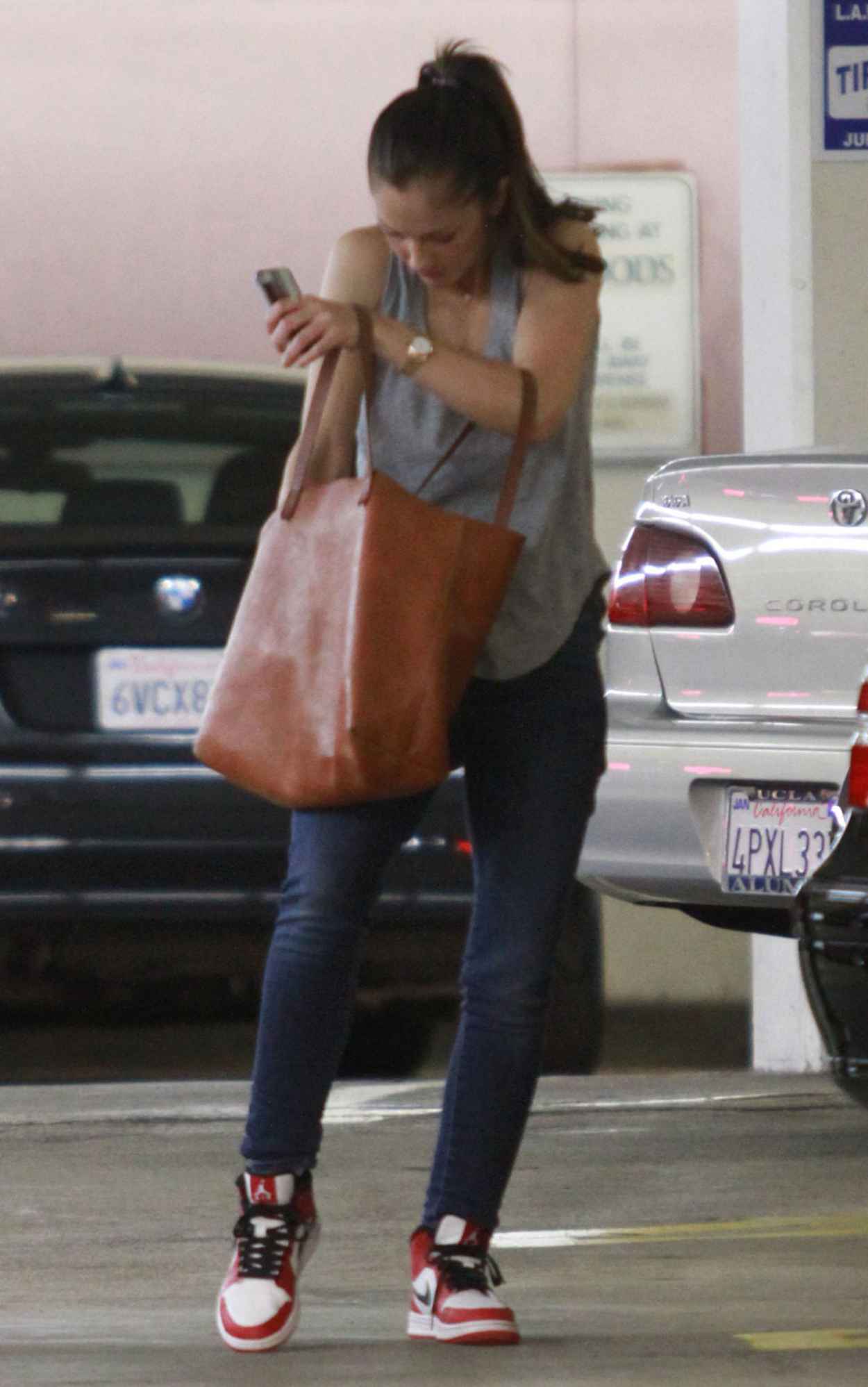 Minka Kelly - Grocery Shopping at Whole Foods in West Hollywood-2
