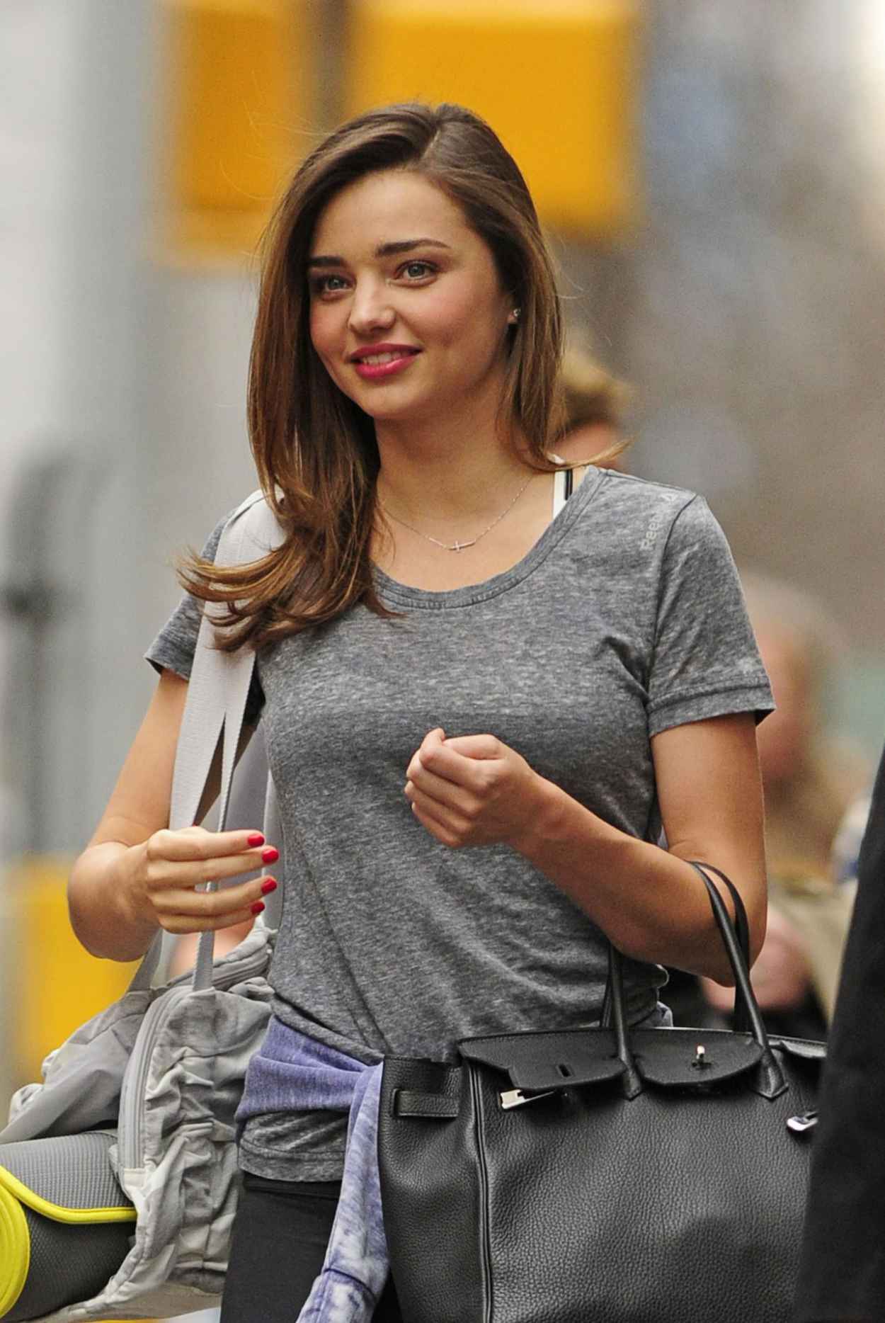 Miranda Kerr Street Style – After Her Yoga Session – March 2015