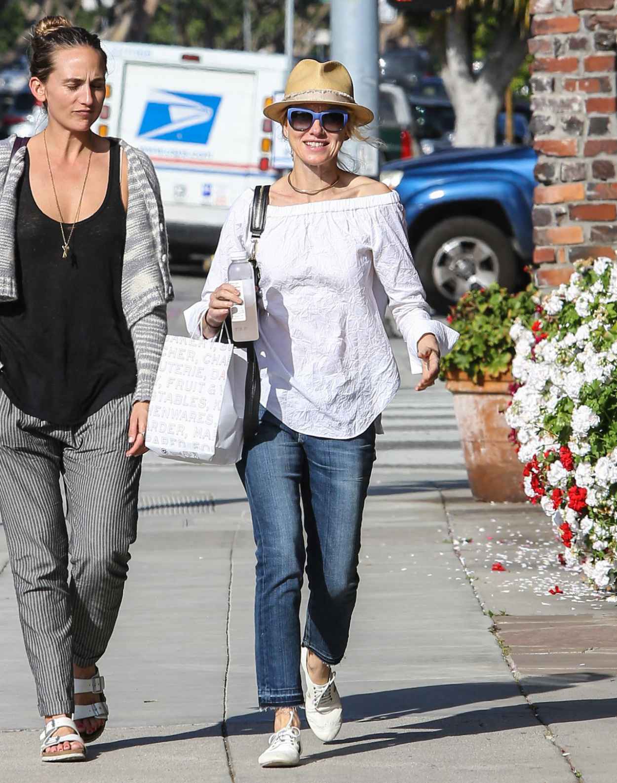 Naomi Watts in Jeans – Brentwood, June 2015 – celebsla.com