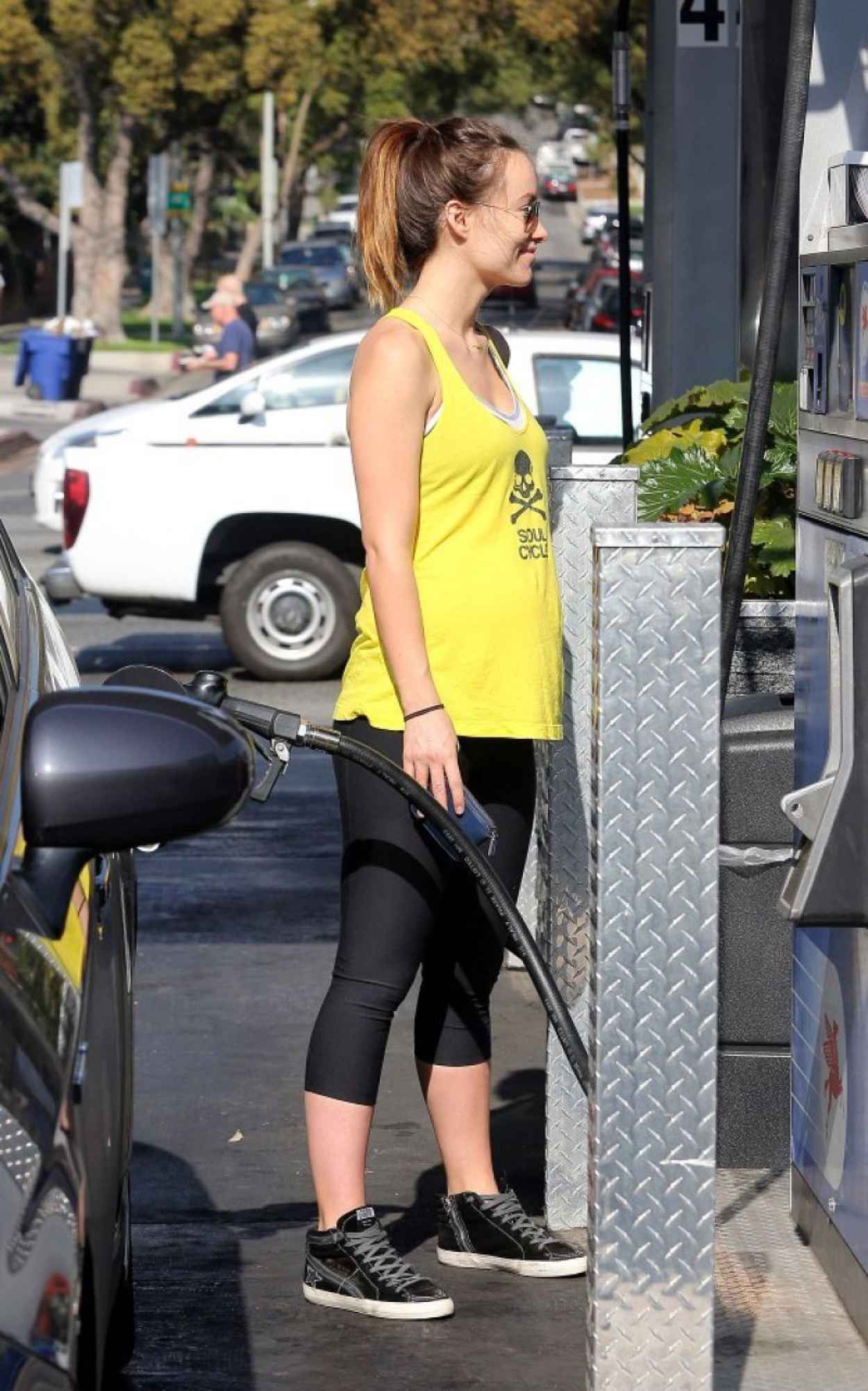 Olivia Wilde Street Style – at a gas station in West Hollywood