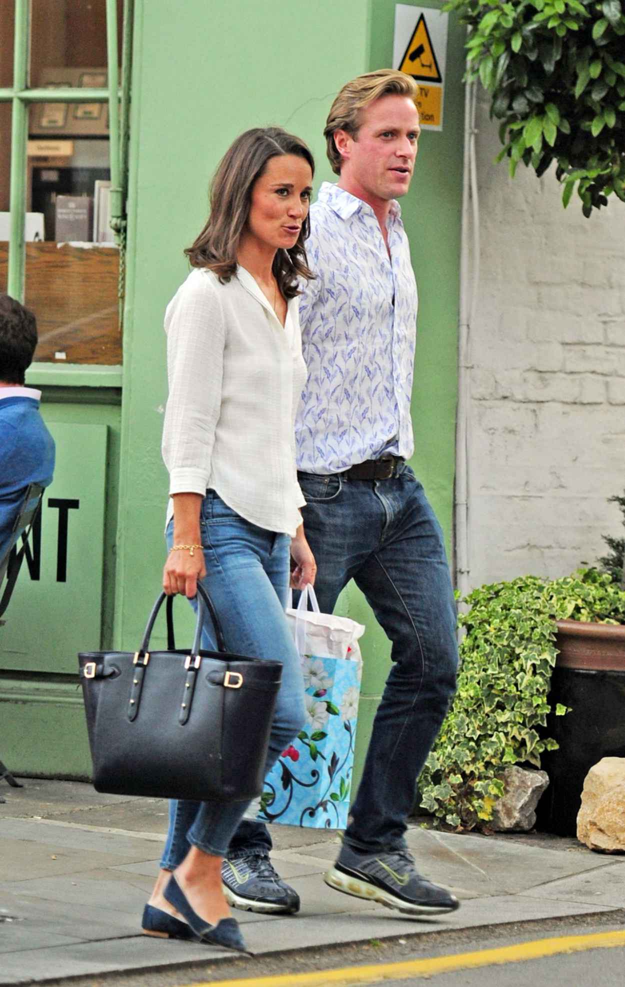 Pippa Midleton Street Style – Out in Jeans, June 2015 – celebsla.com