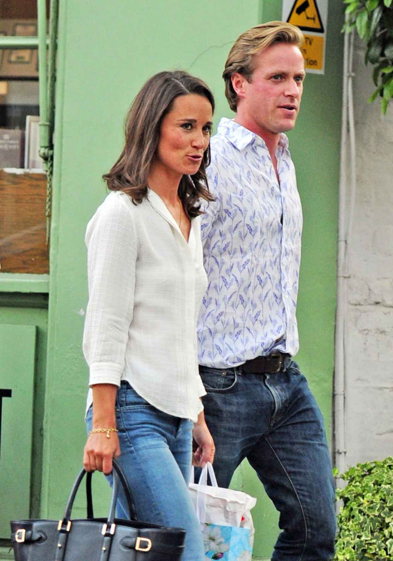 Pippa Midleton Street Style – Out in Jeans, June 2015 – celebsla.com