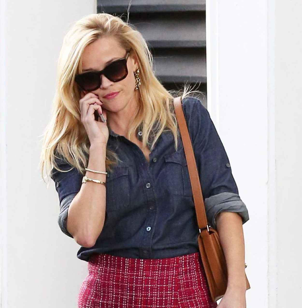 Reese Witherspoon – Leaving Her Office, October 2015 – celebsla.com