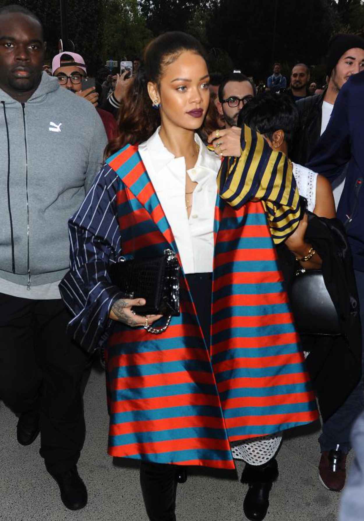 Rihanna Fashion – Eiffel Tower in Paris, October 2015 – celebsla.com