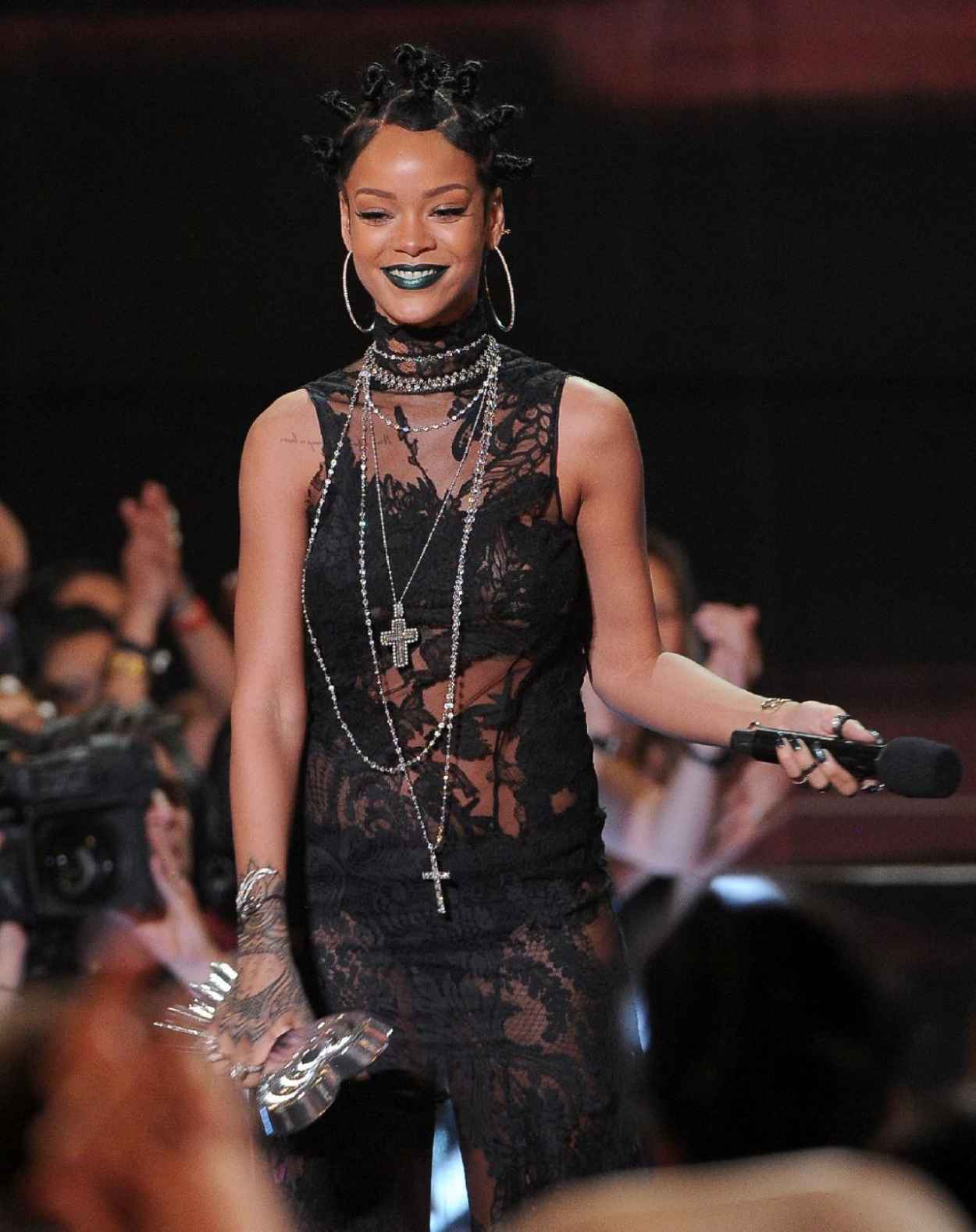 Rihanna – iHeartRadio Music Awards 2015 – celebsla.com