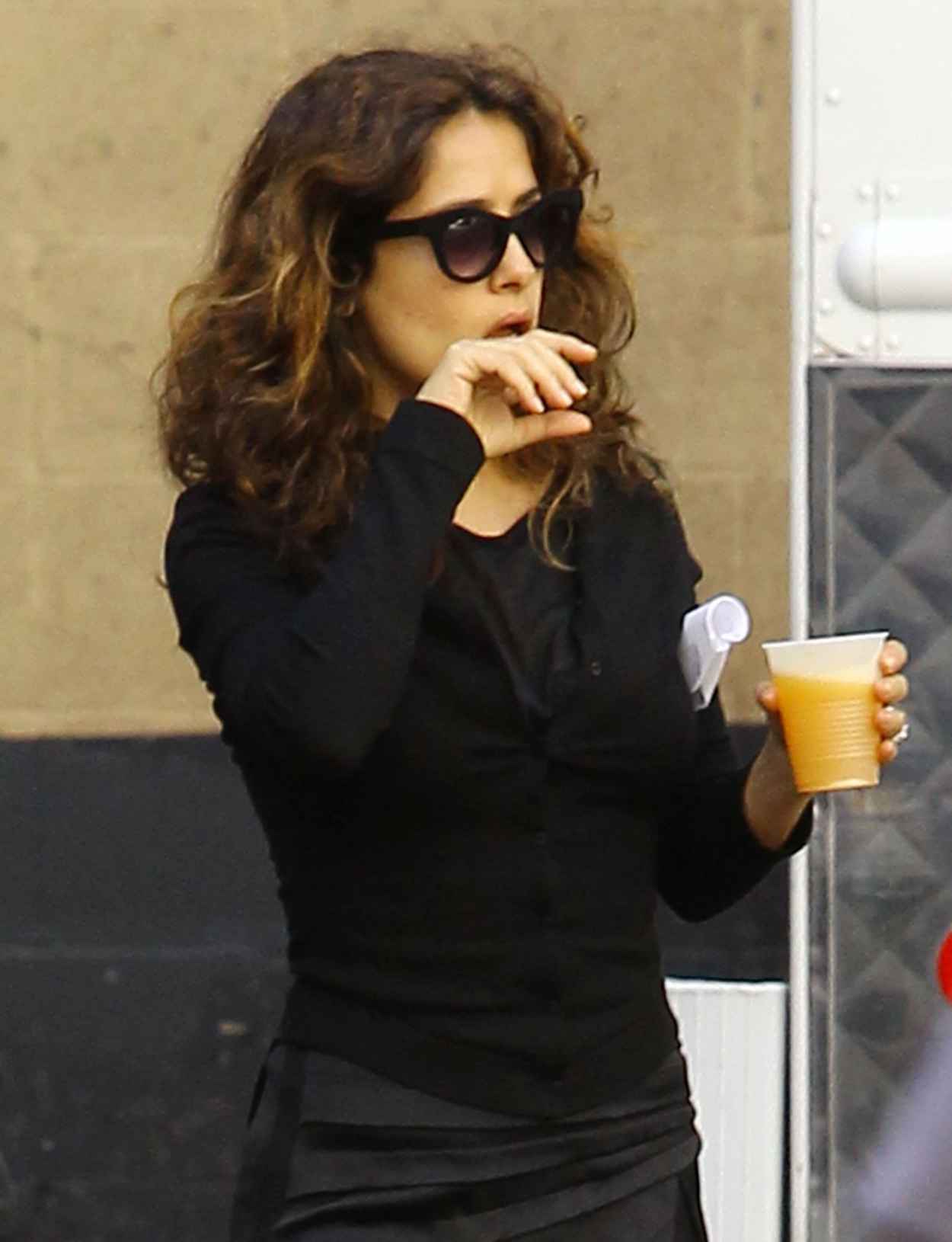 Salma Hayek on set of HOW TO MAKE LOVE LIKE AN ENGLISHMAN in Los Angeles-4