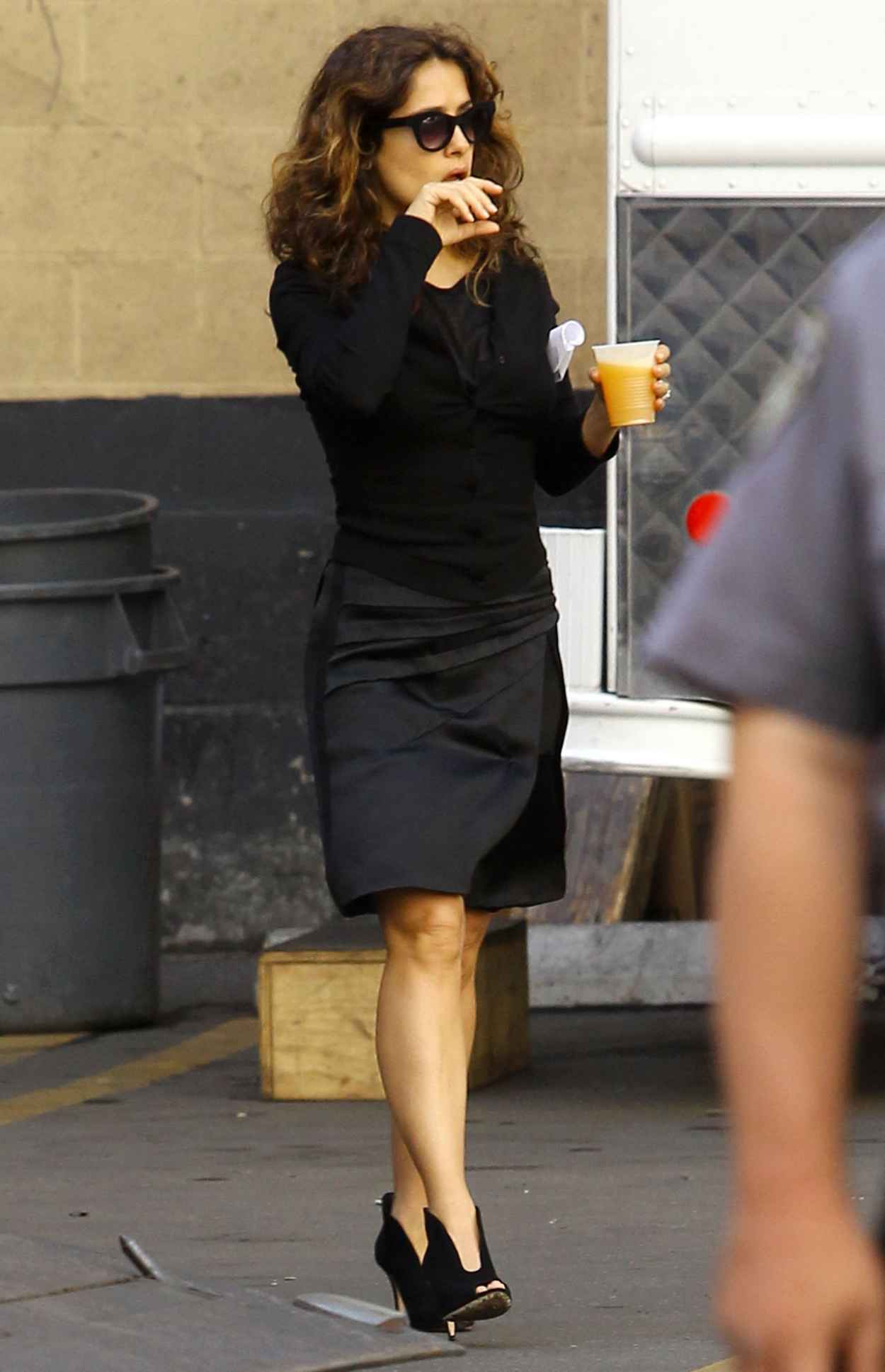 Salma Hayek on set of HOW TO MAKE LOVE LIKE AN ENGLISHMAN in Los Angeles-5