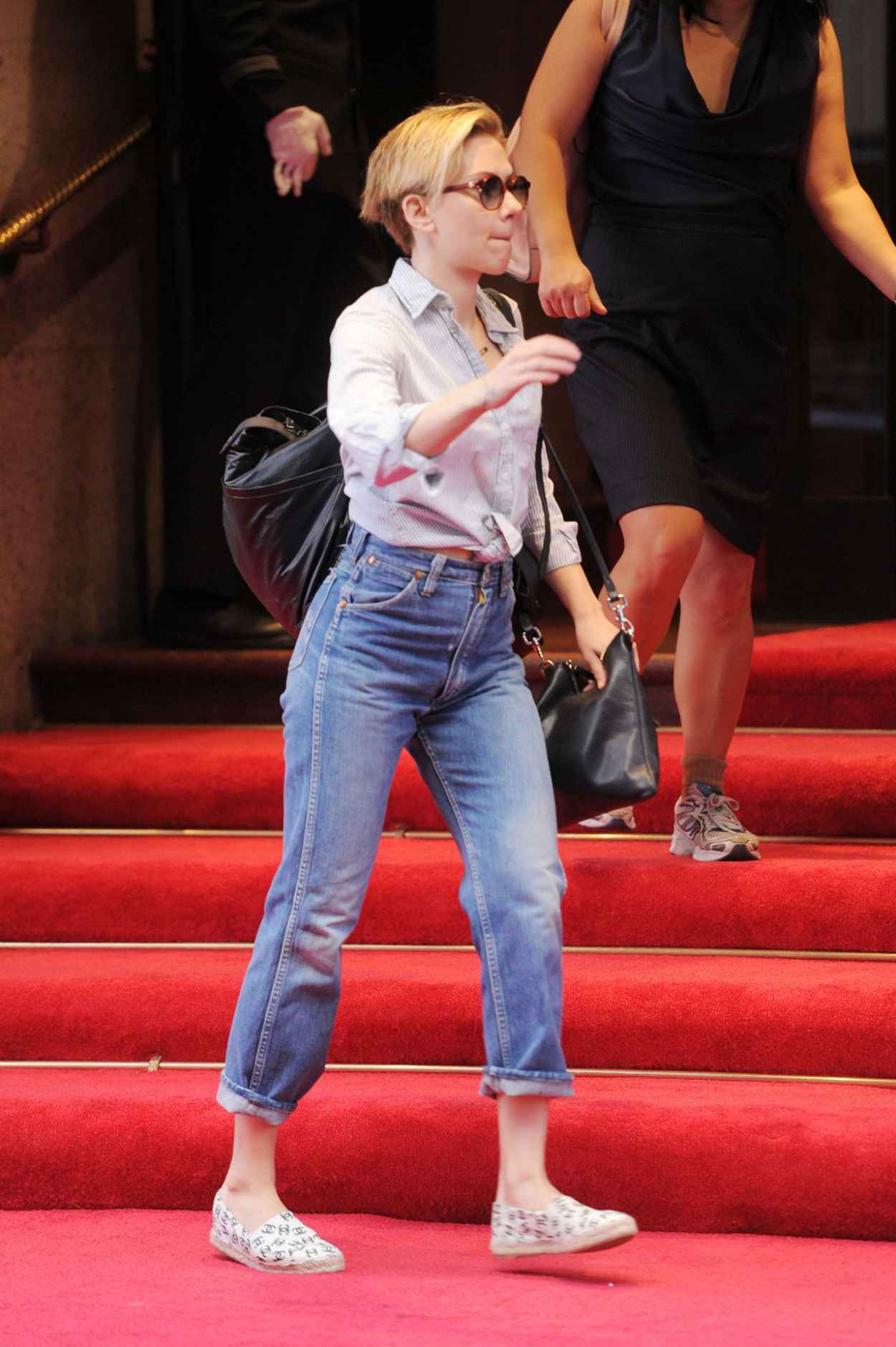 Scarlett Johansson in Jeans – Out in NYC, September 2015 – celebsla.com